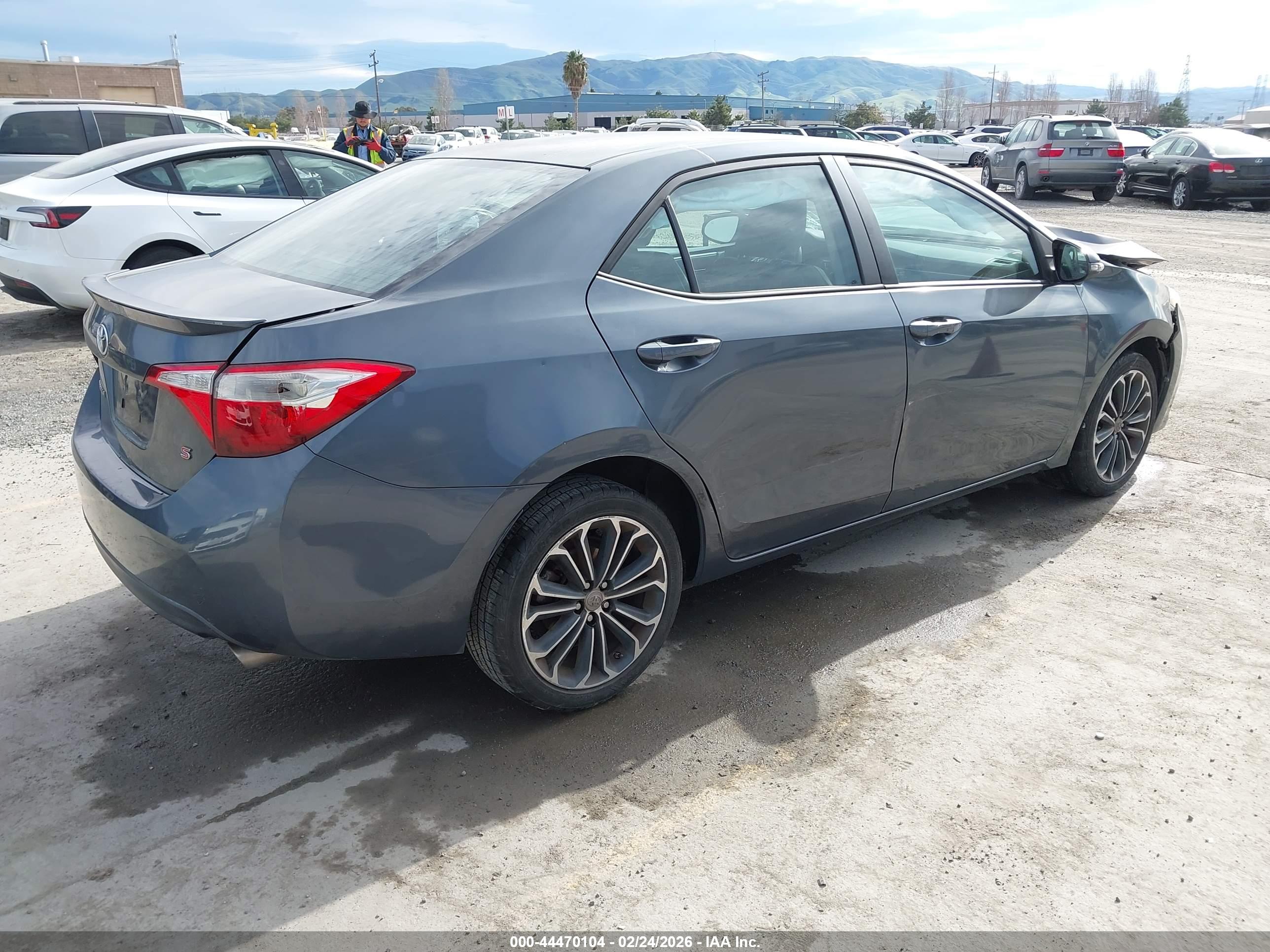 TOYOTA COROLLA image 4