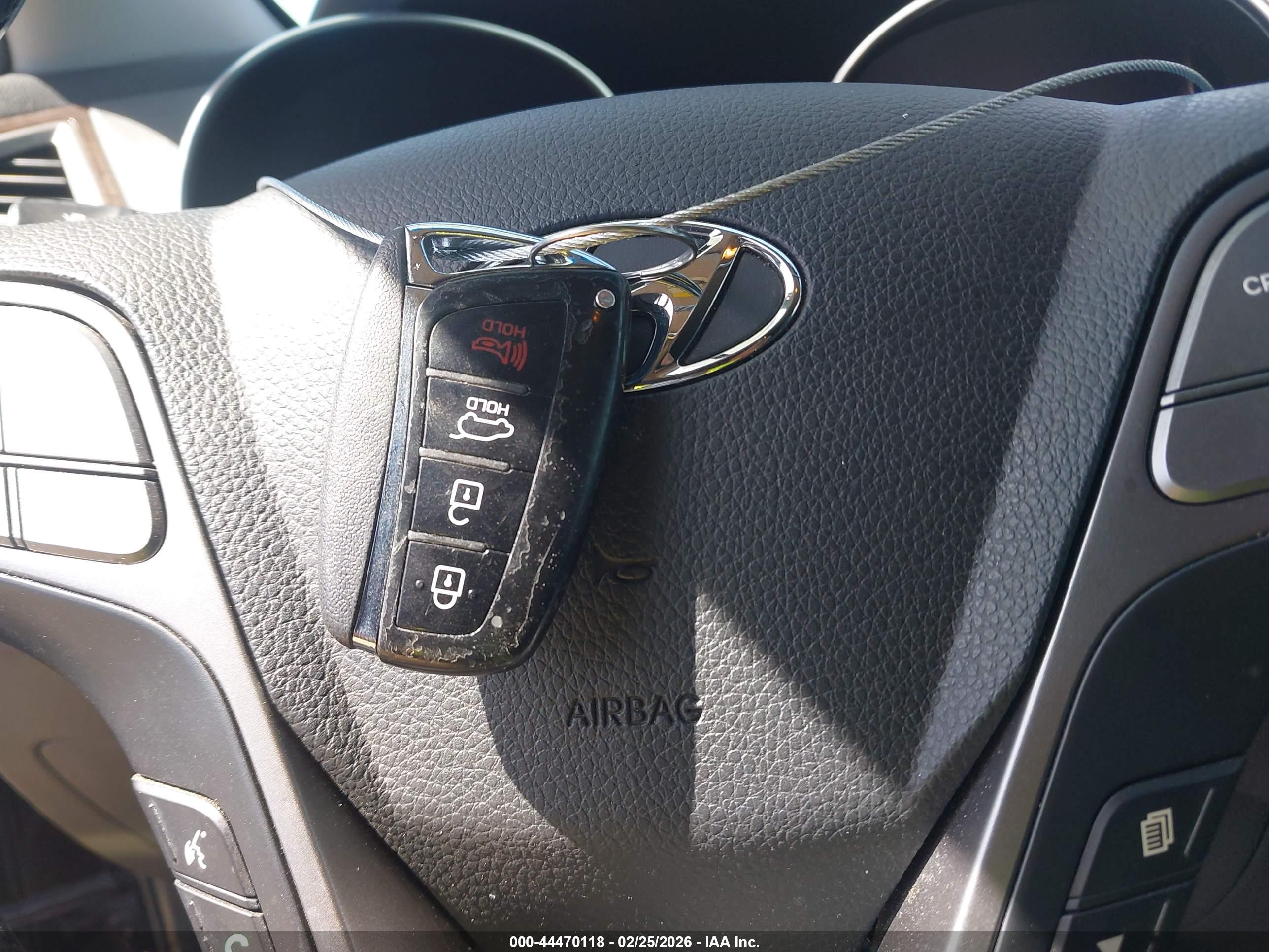 HYUNDAI SANTA image 11