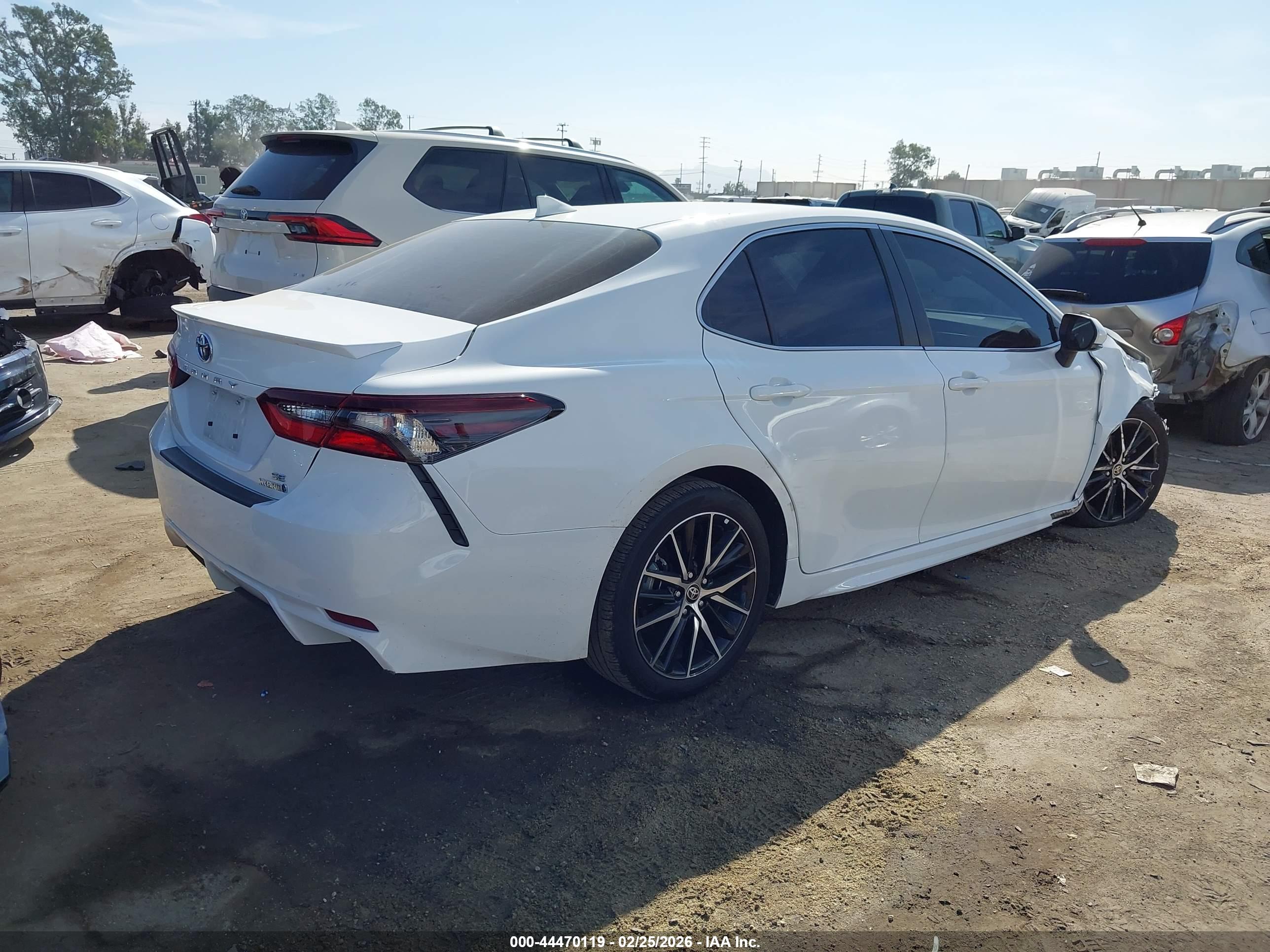 TOYOTA CAMRY image 4