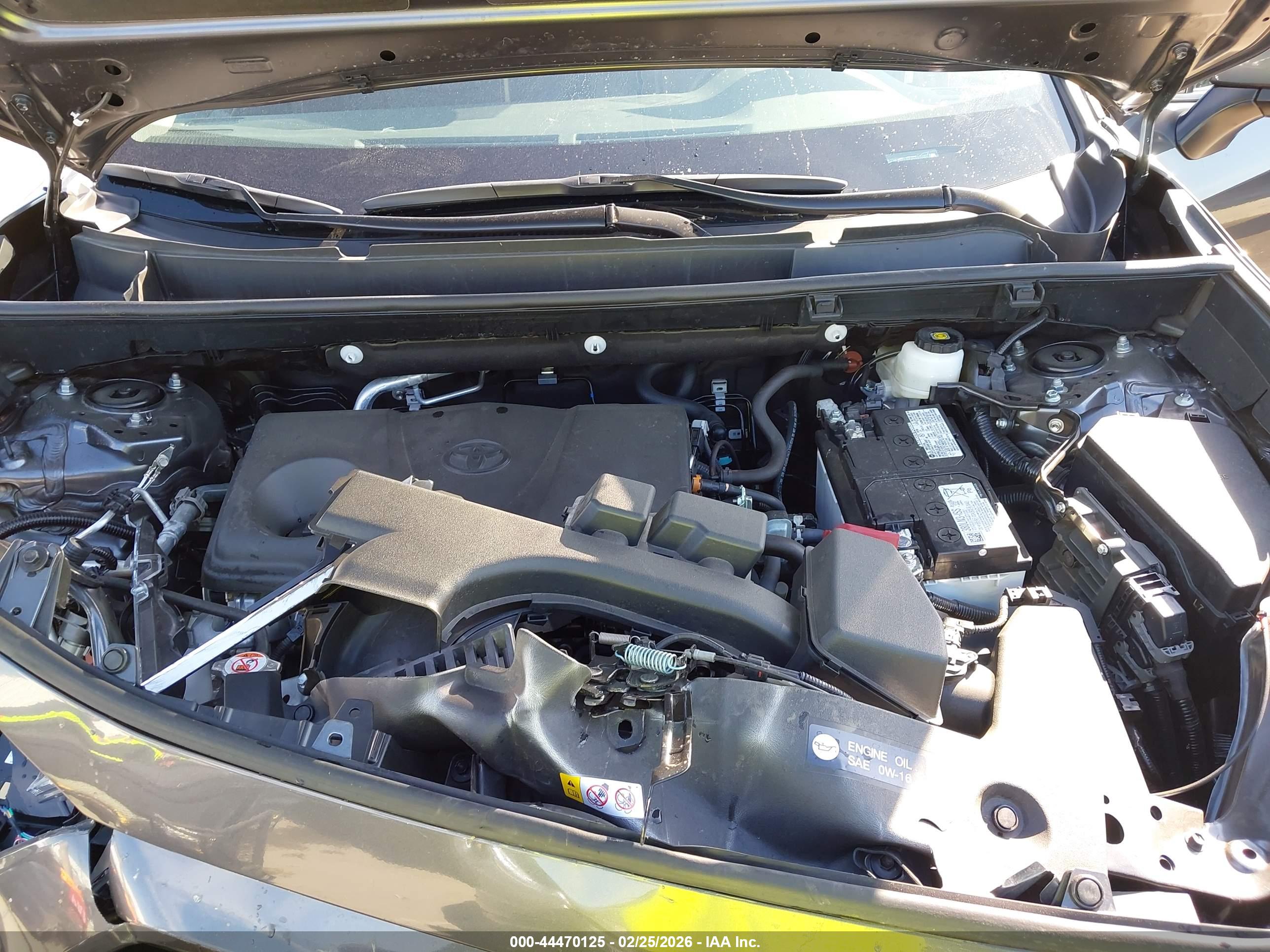 TOYOTA RAV4 image 10