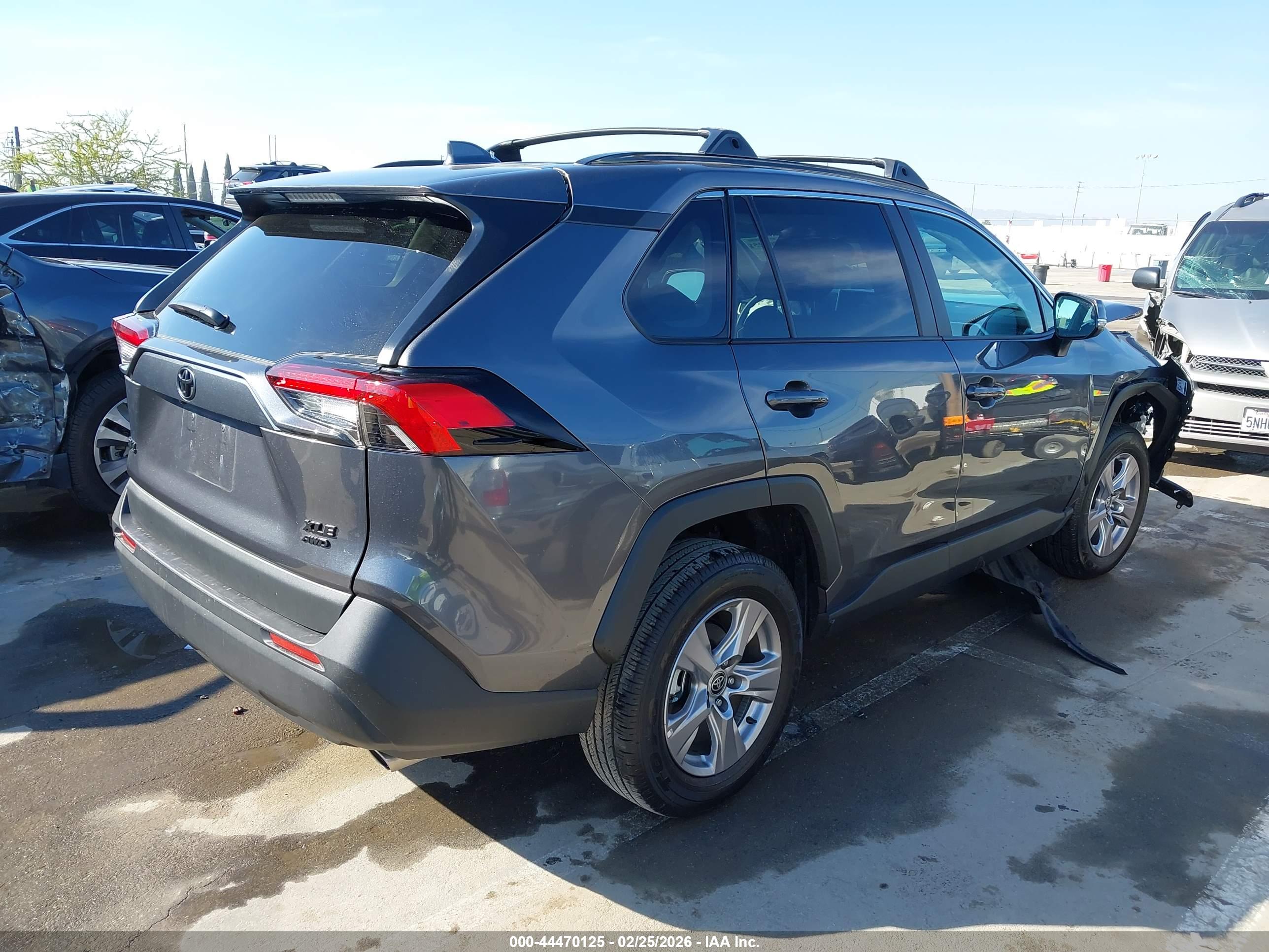 TOYOTA RAV4 image 4