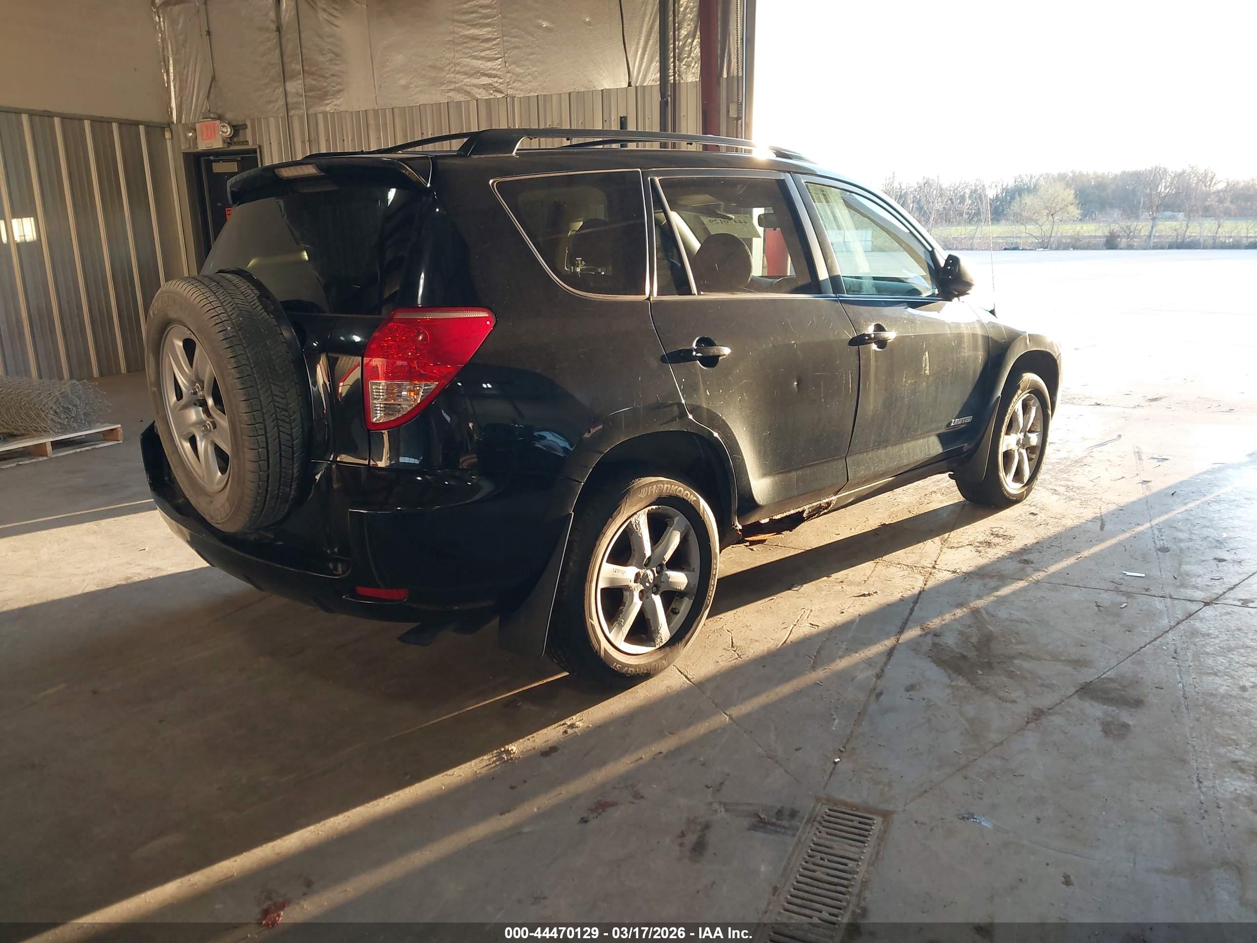 TOYOTA RAV4 image 4