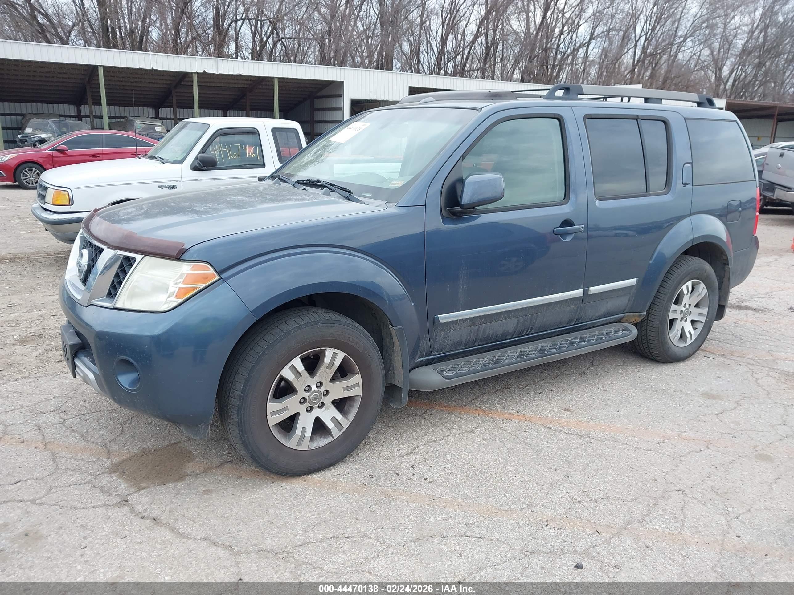 NISSAN PATHFINDER image 2