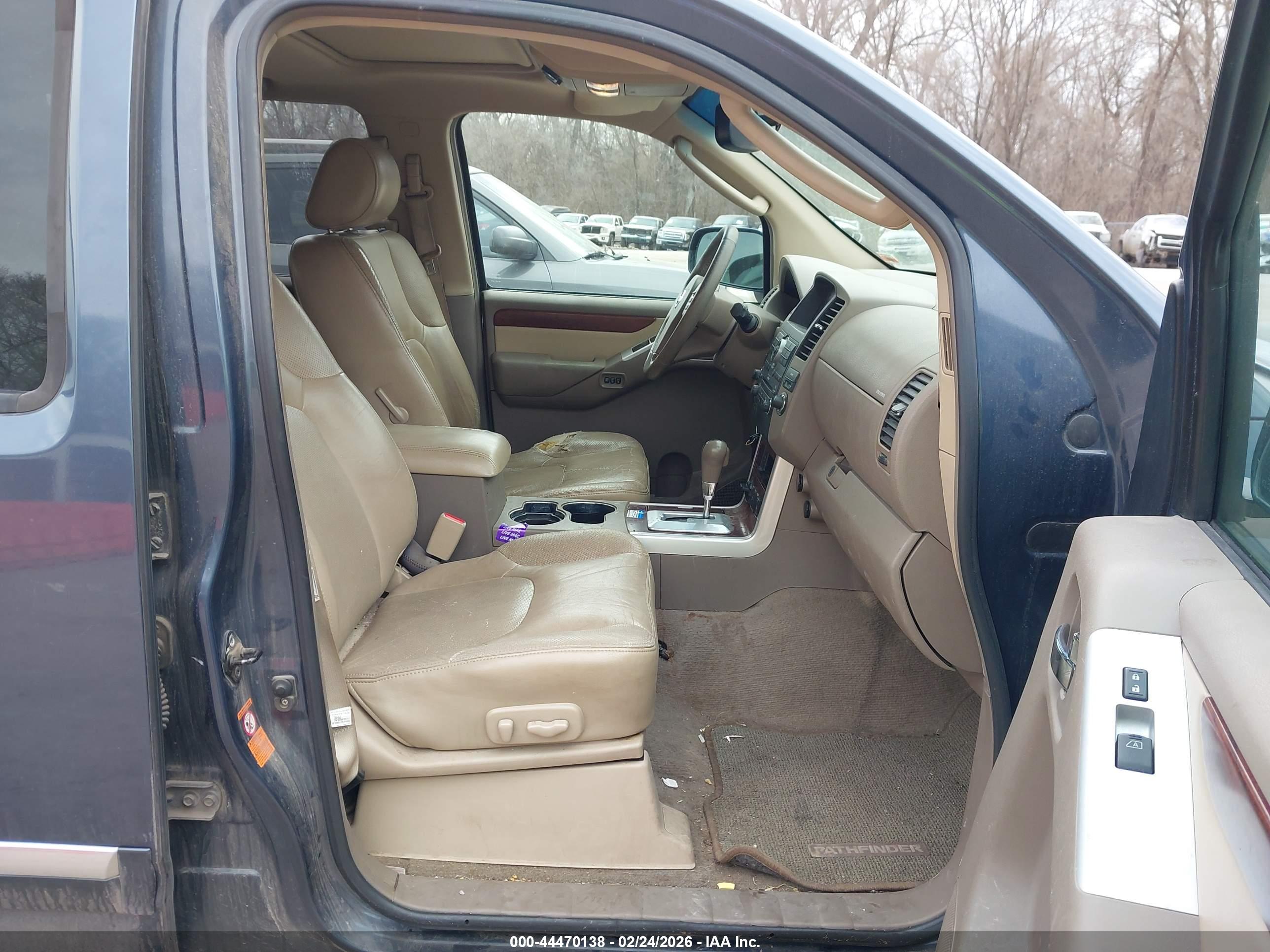 NISSAN PATHFINDER image 5