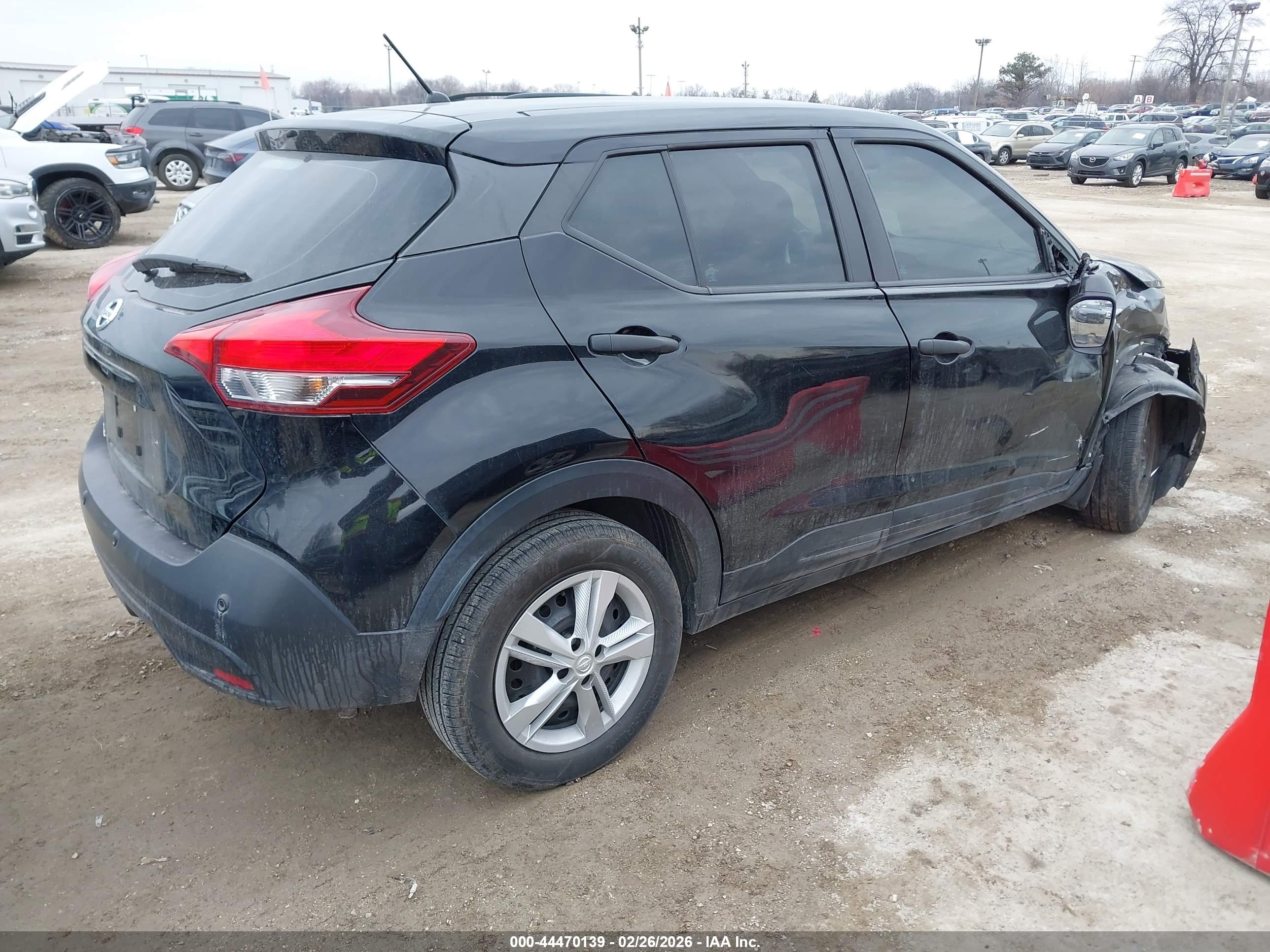 NISSAN KICKS image 4