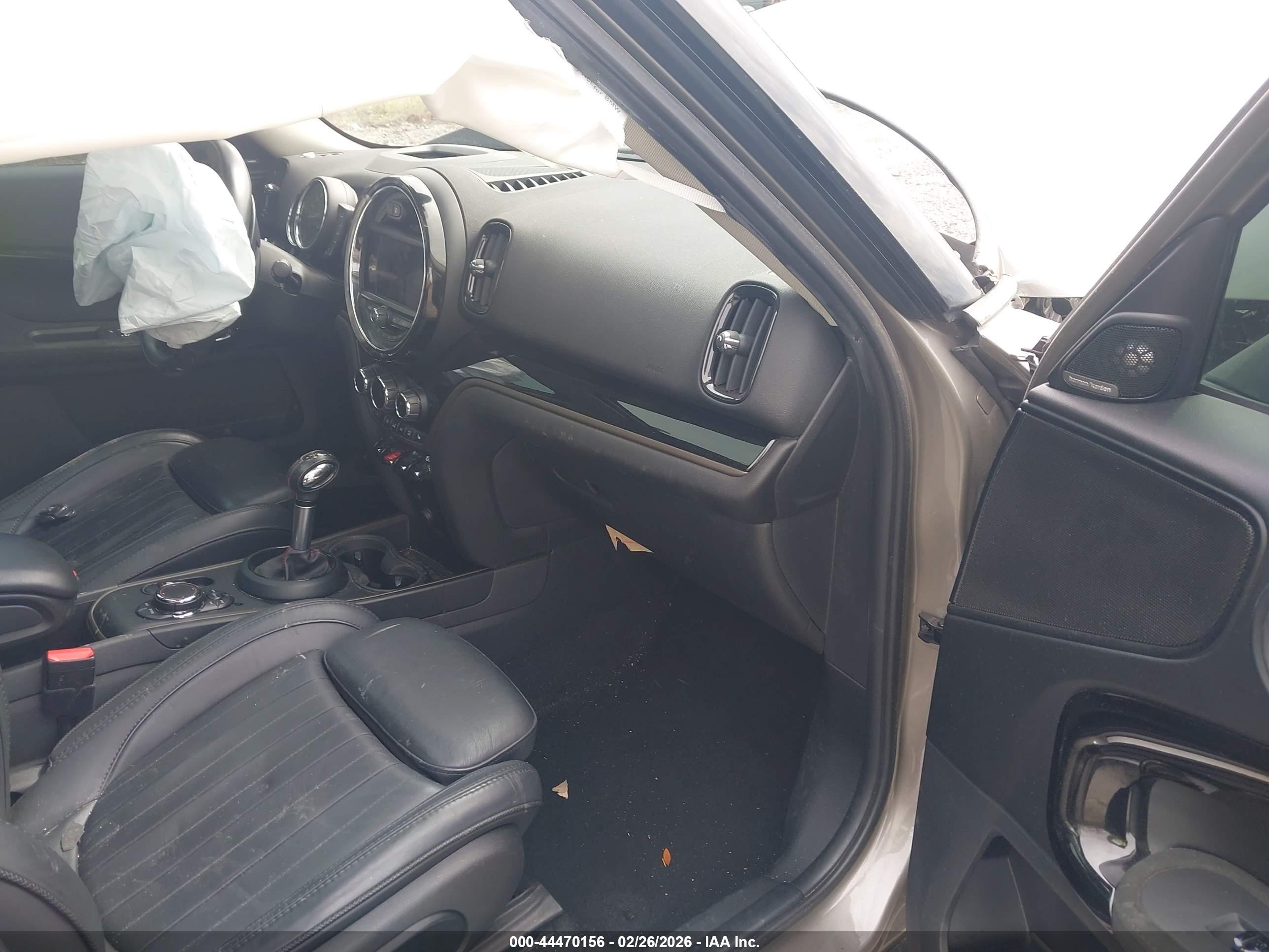 MINI COUNTRYMAN image 5