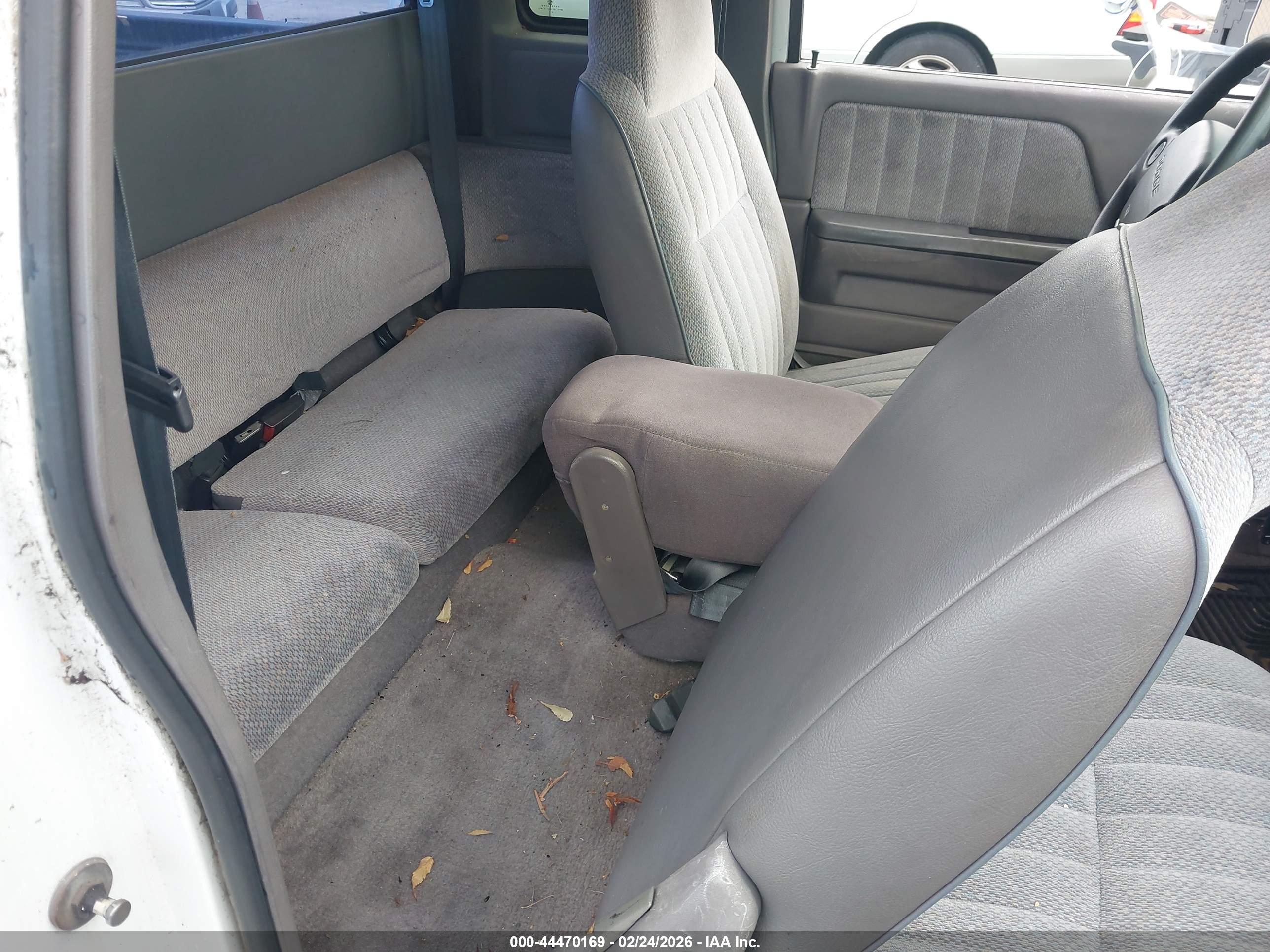 DODGE DAKOTA image 8