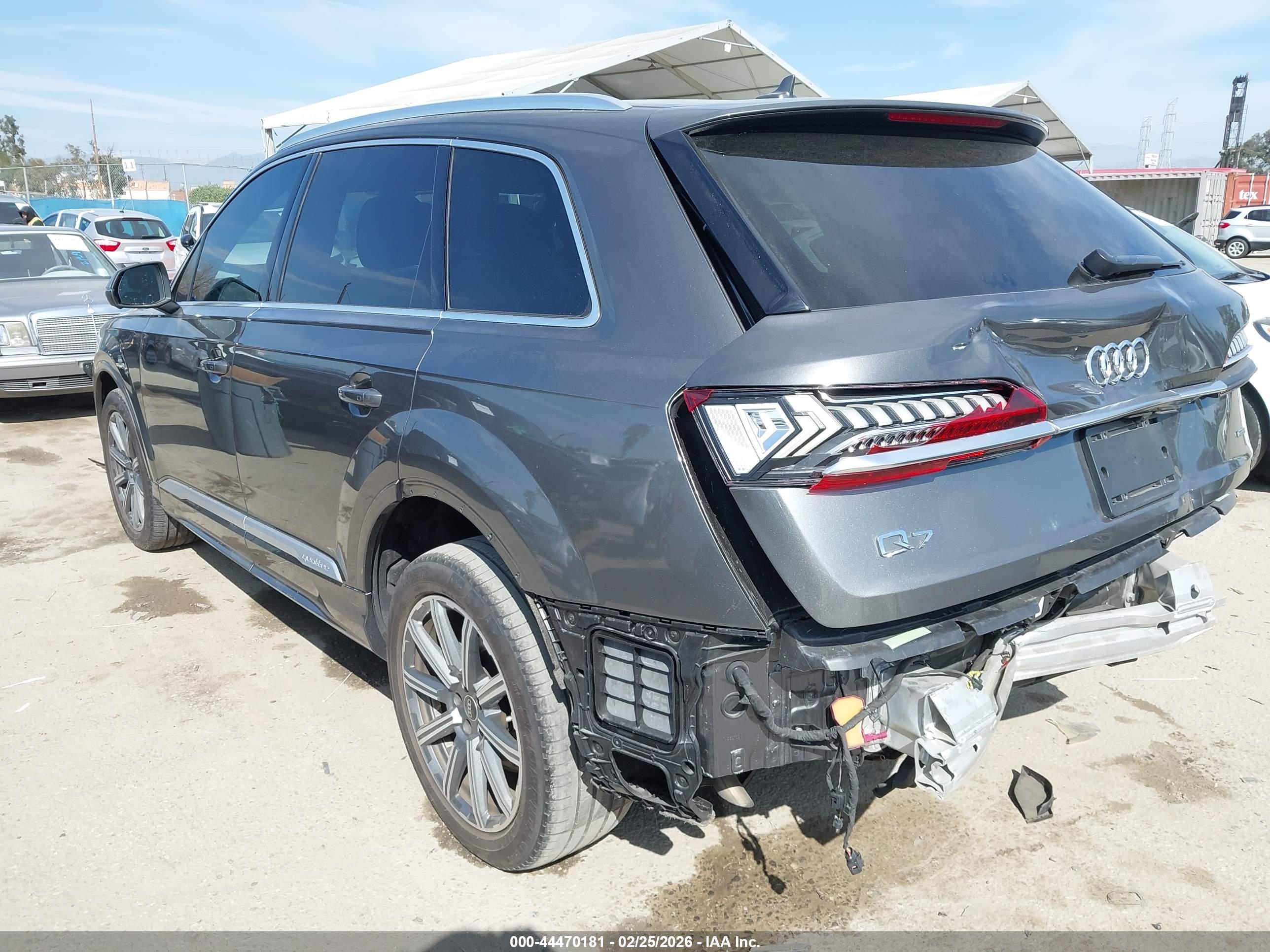AUDI Q7 image 3