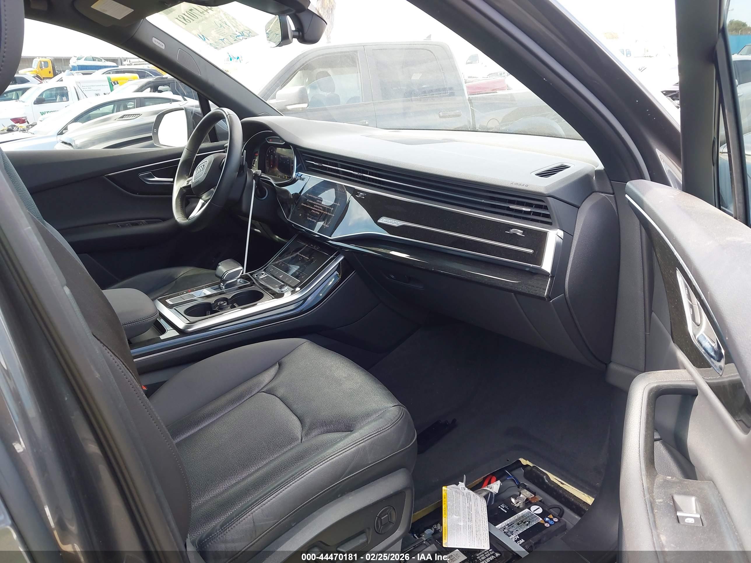 AUDI Q7 image 5