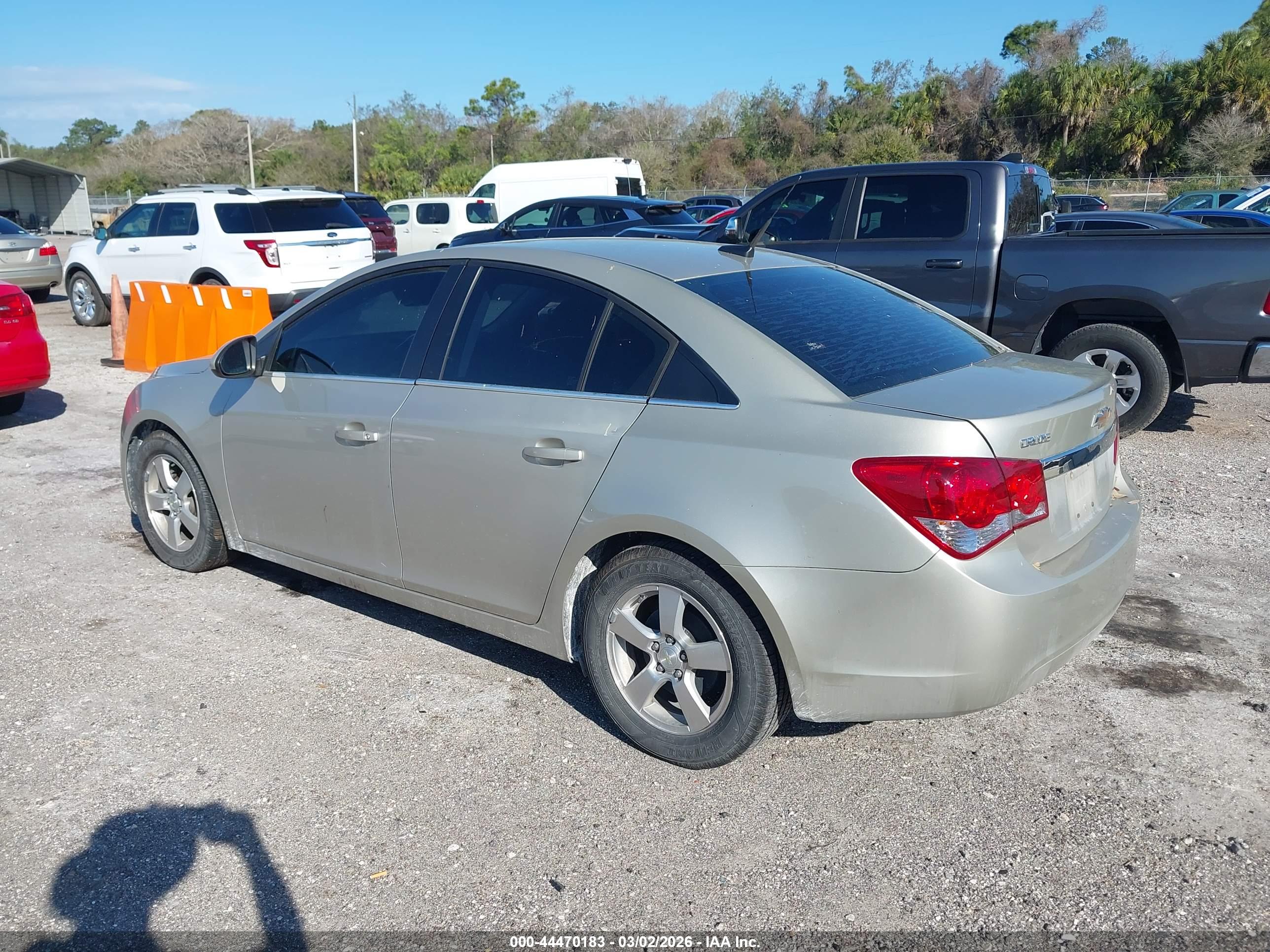 CHEVROLET CRUZE image 3