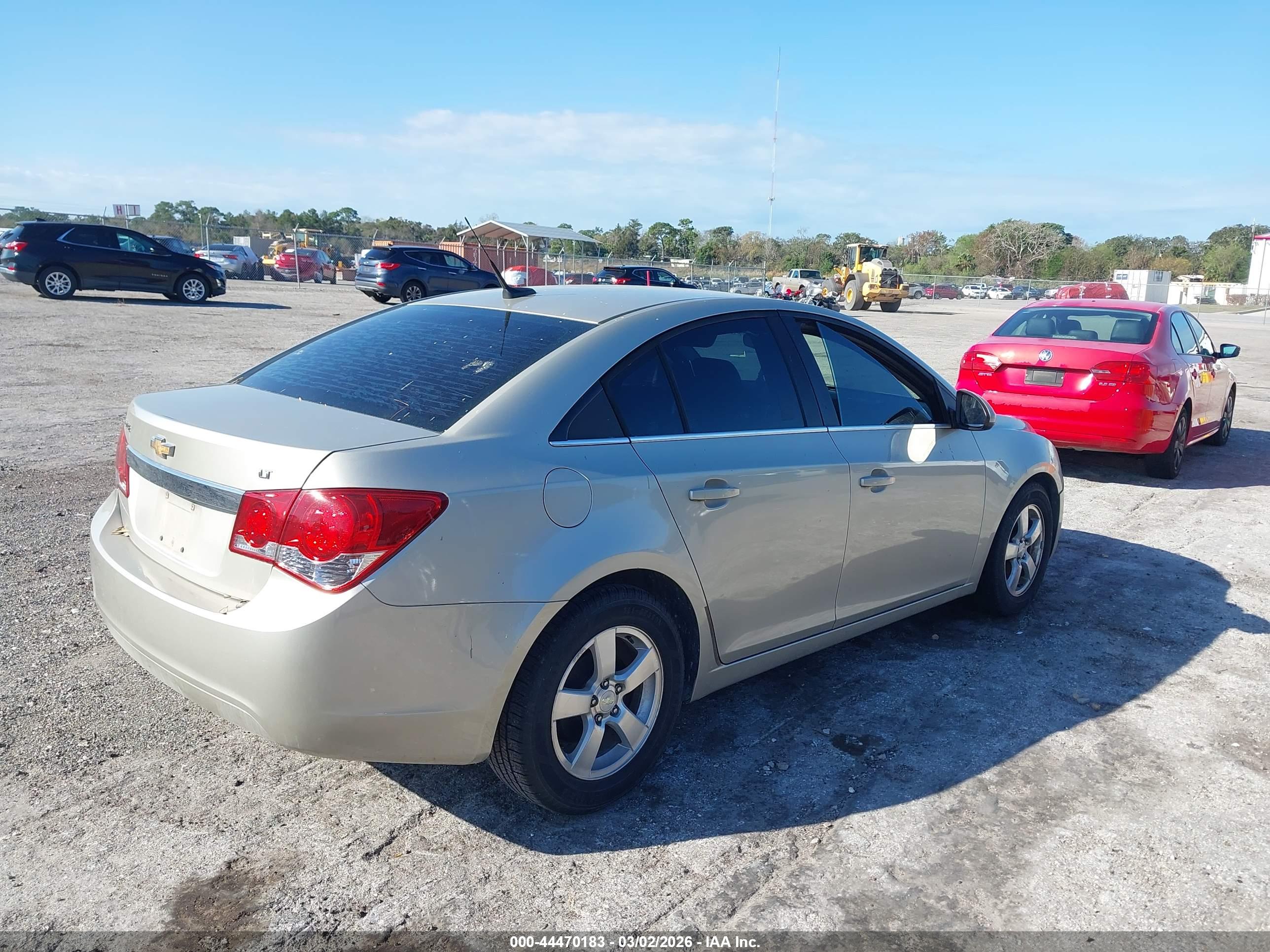 CHEVROLET CRUZE image 4