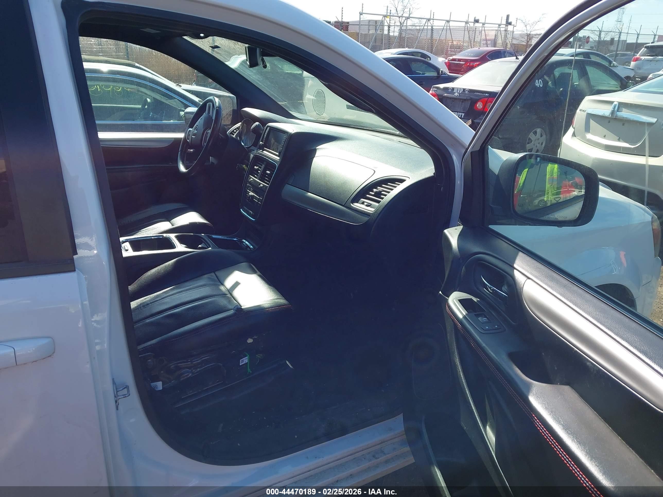 DODGE GRAND image 5