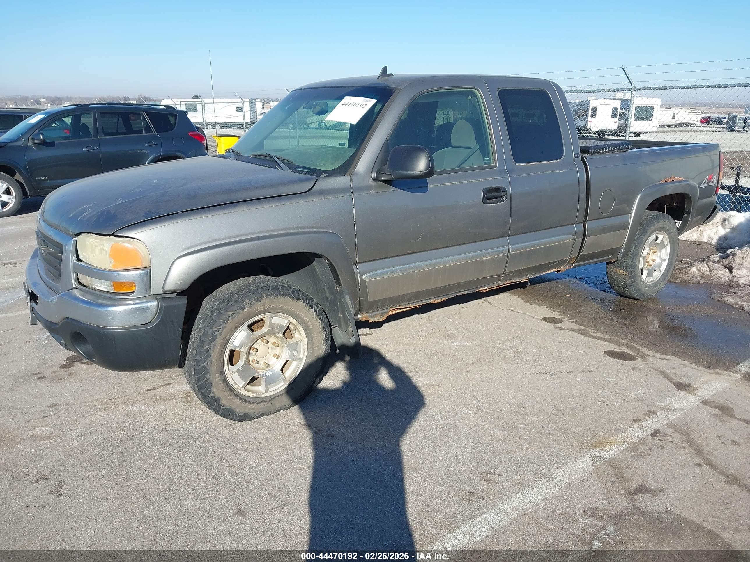 GMC SIERRA image 2