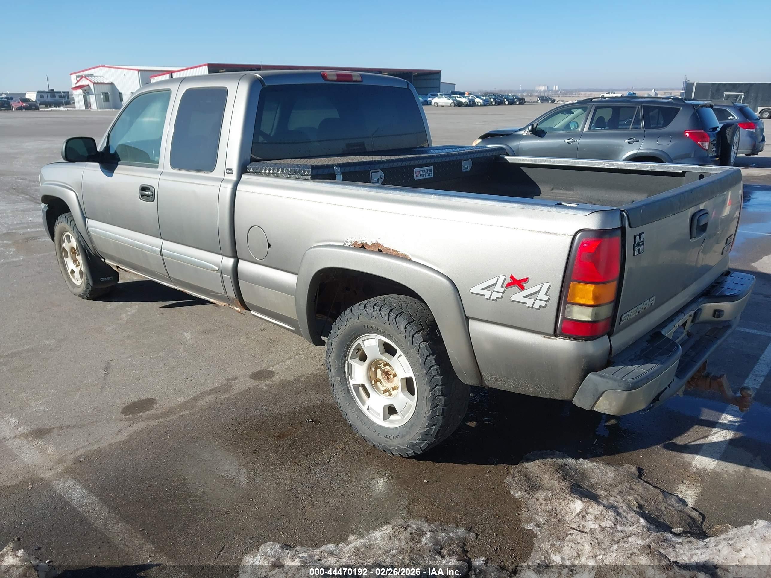 GMC SIERRA image 3