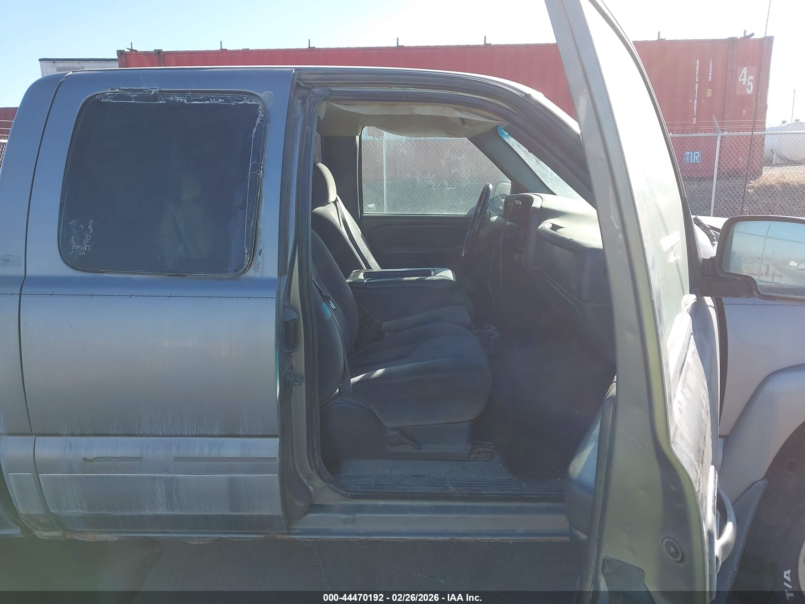 GMC SIERRA image 5