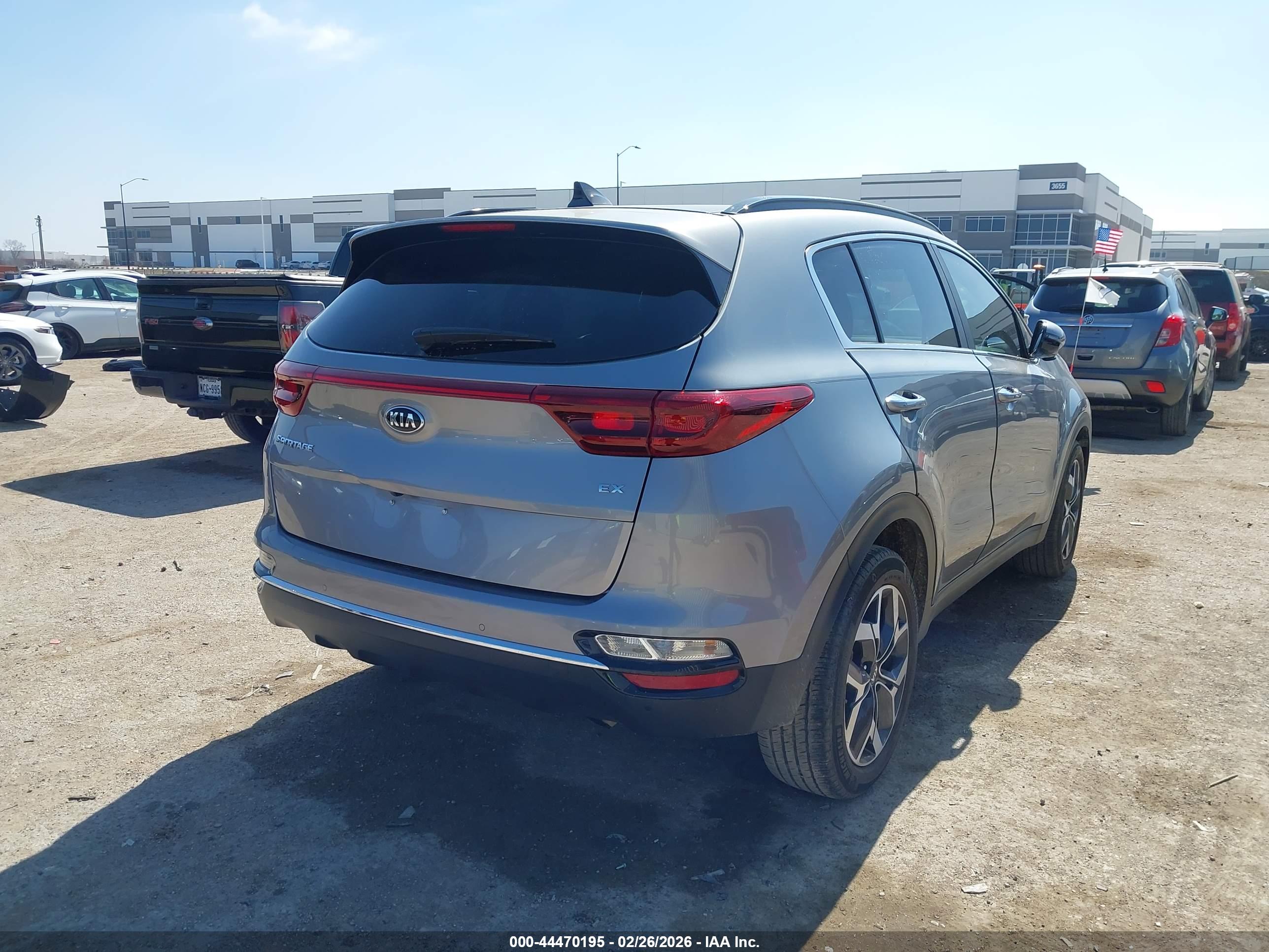 KIA SPORTAGE image 4