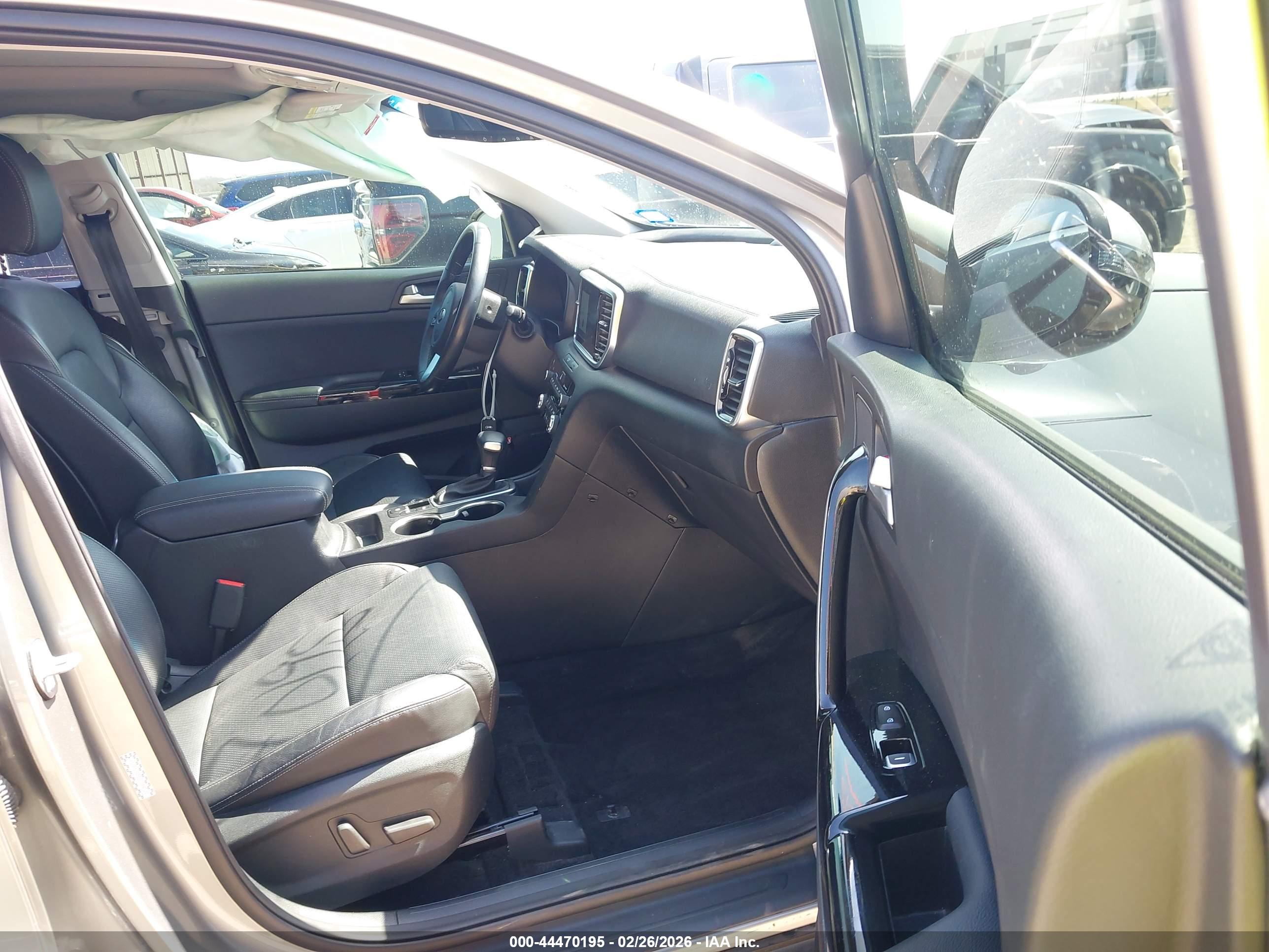 KIA SPORTAGE image 5