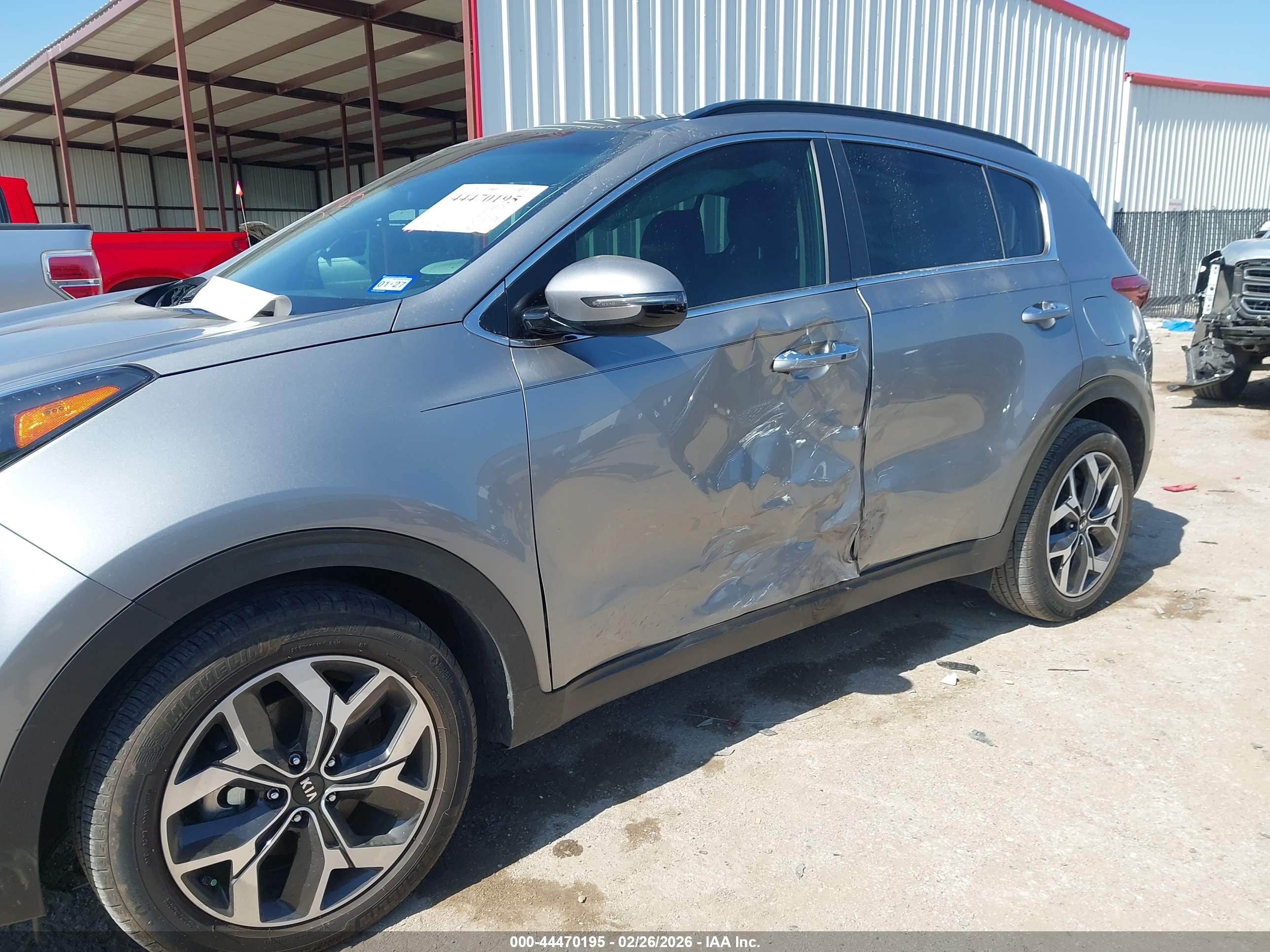 KIA SPORTAGE image 6