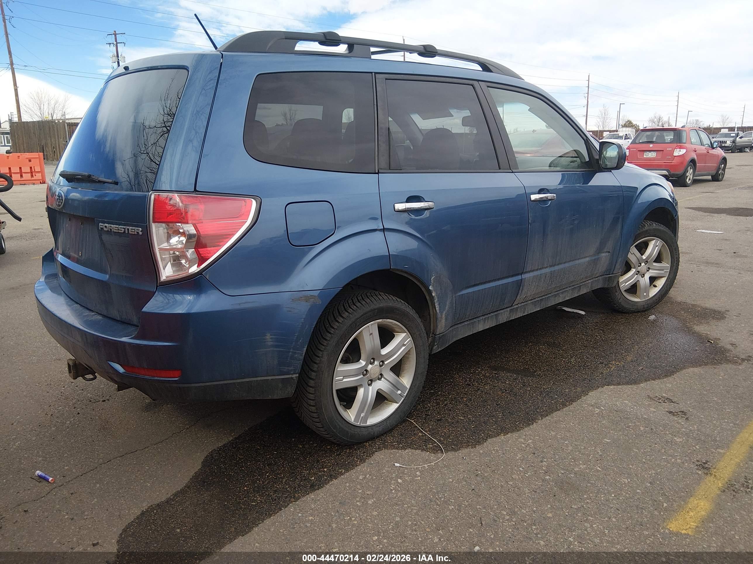 SUBARU FORESTER image 4