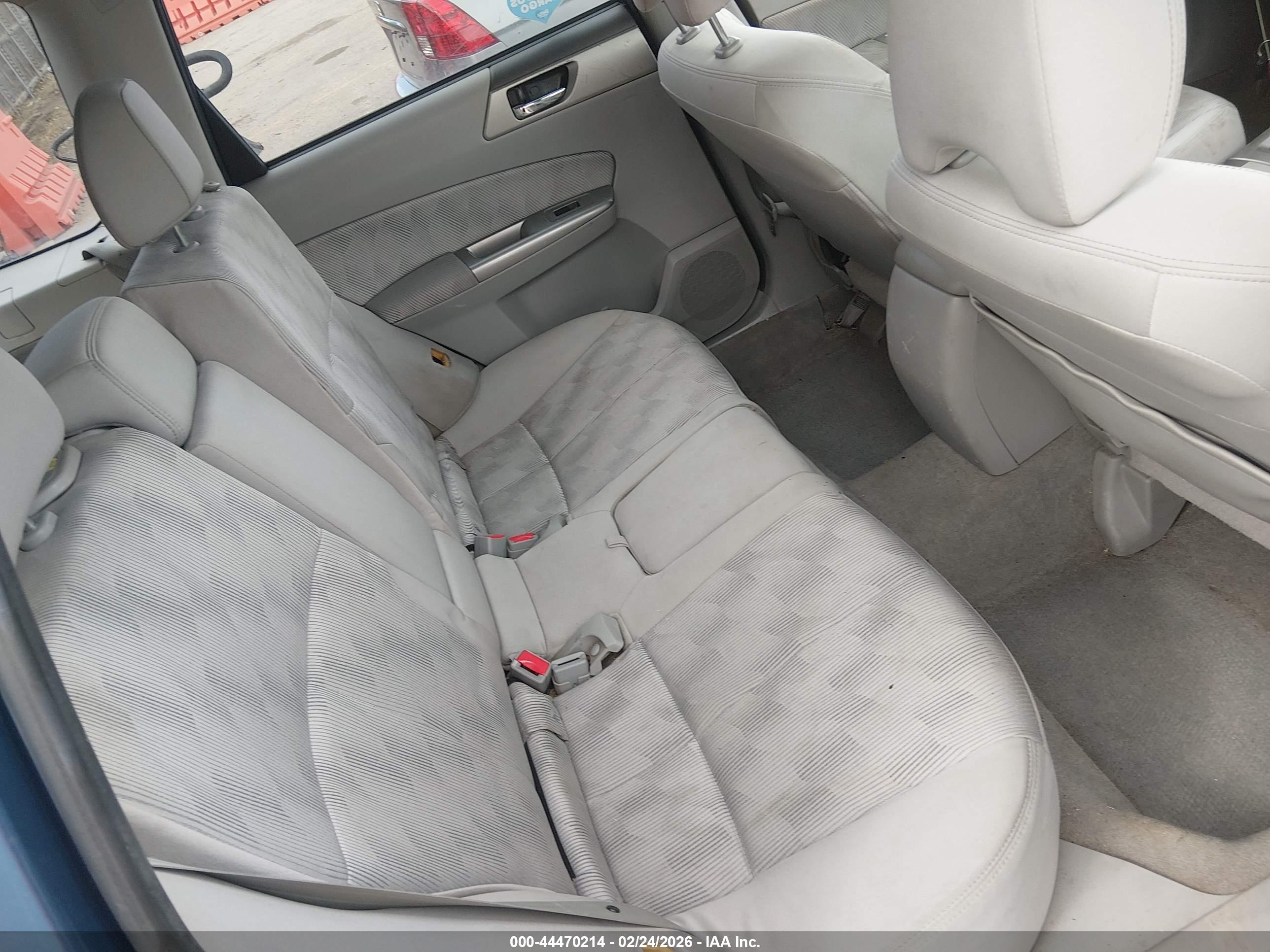 SUBARU FORESTER image 8