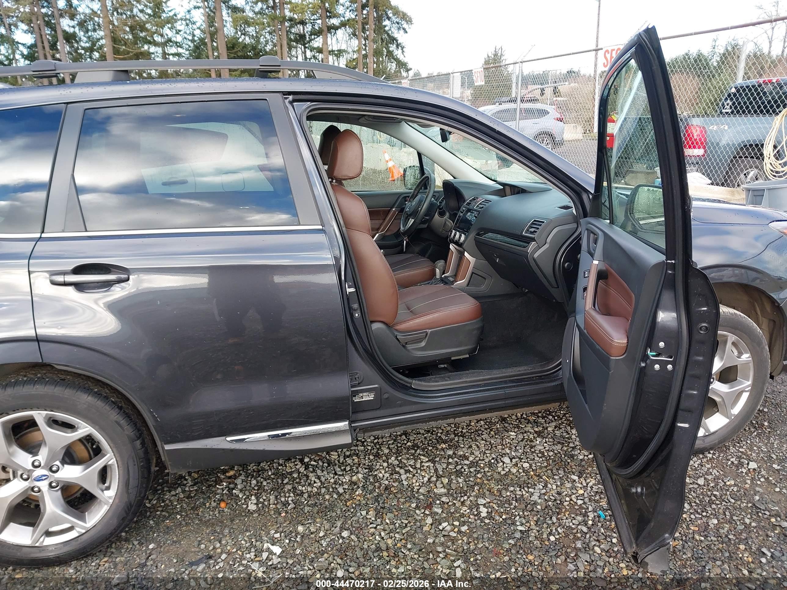 SUBARU FORESTER image 5