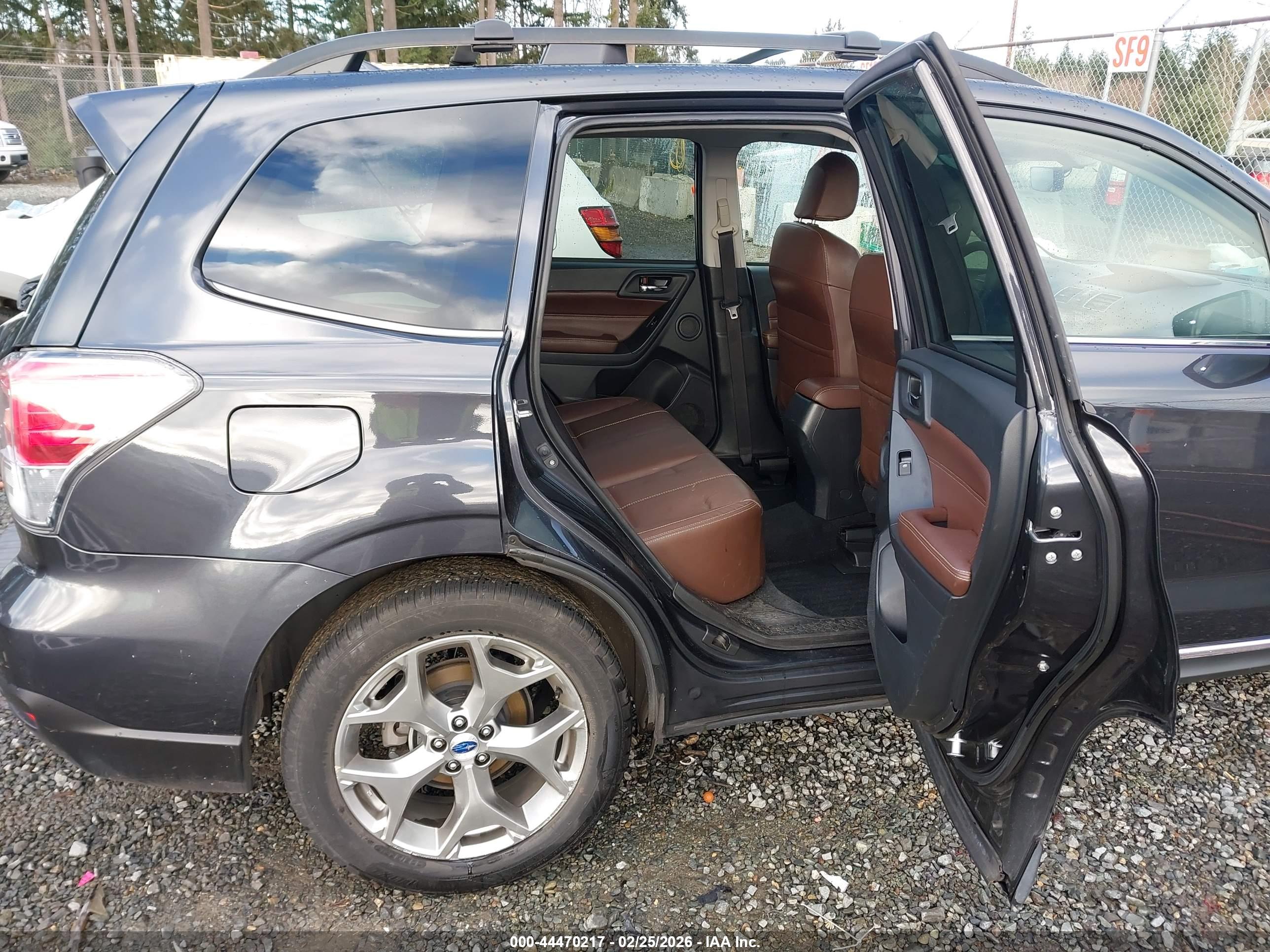 SUBARU FORESTER image 8