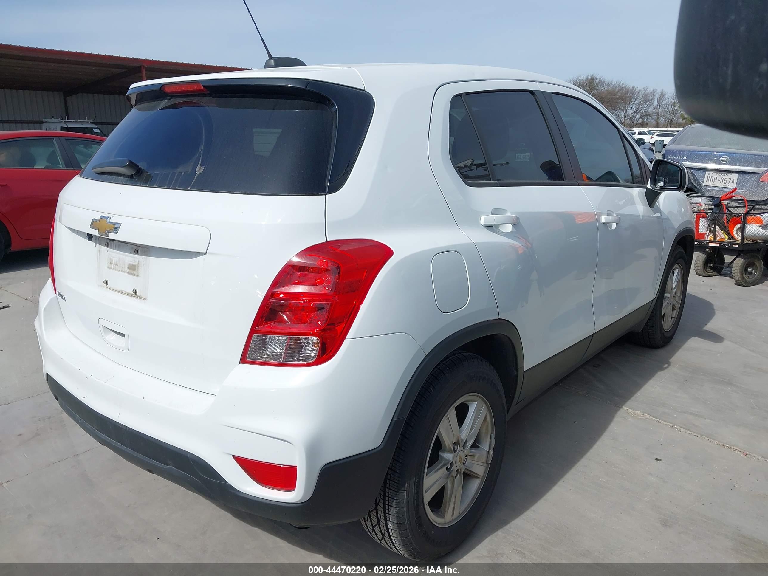 CHEVROLET TRAX image 4