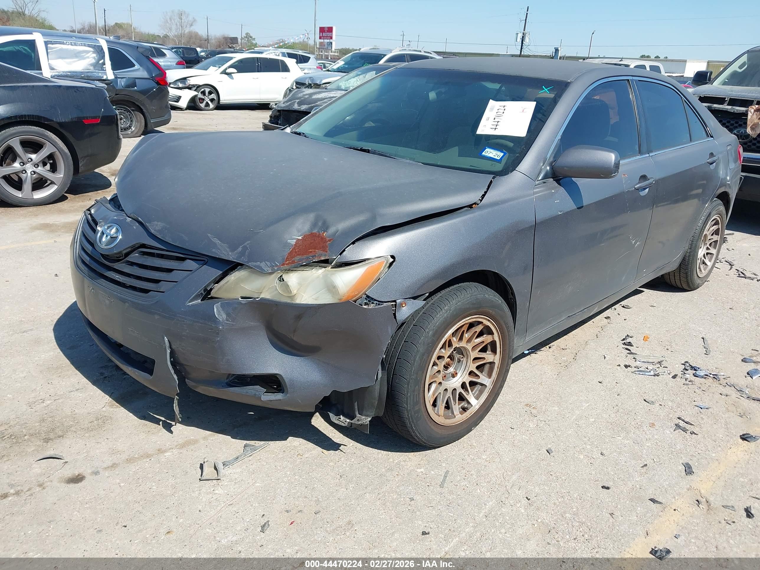 TOYOTA CAMRY image 2