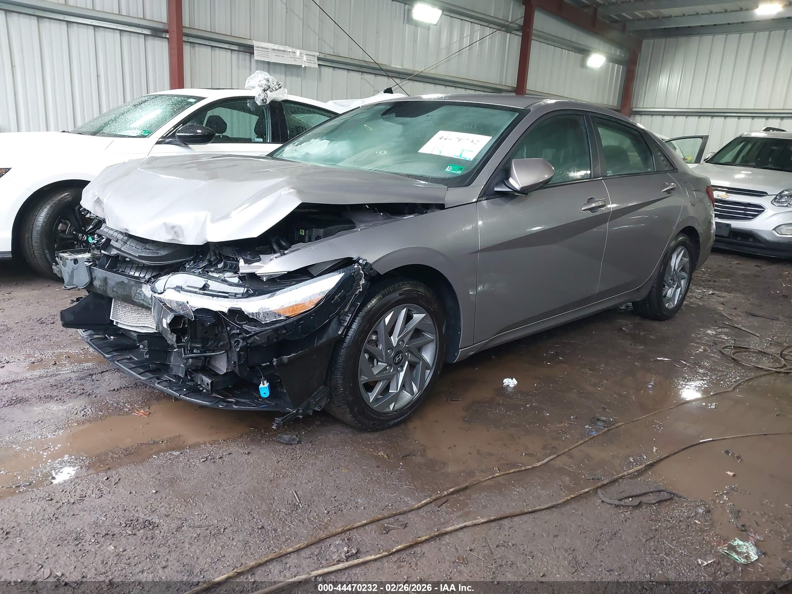 HYUNDAI ELANTRA image 2