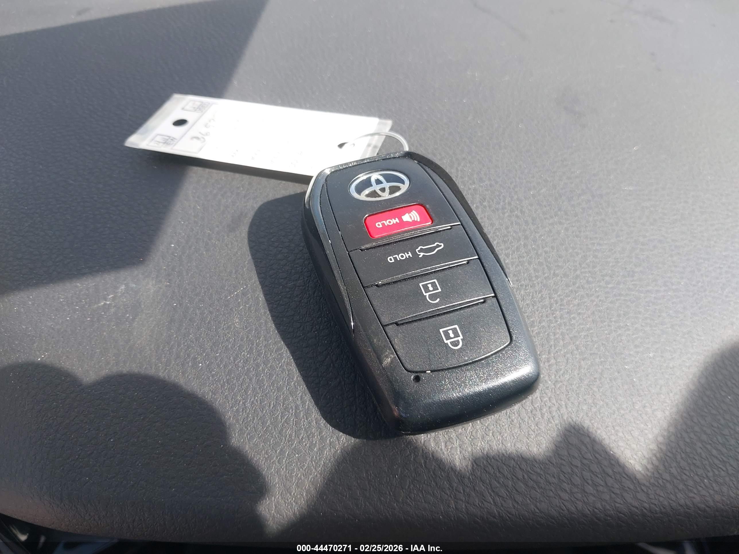 TOYOTA CAMRY image 11