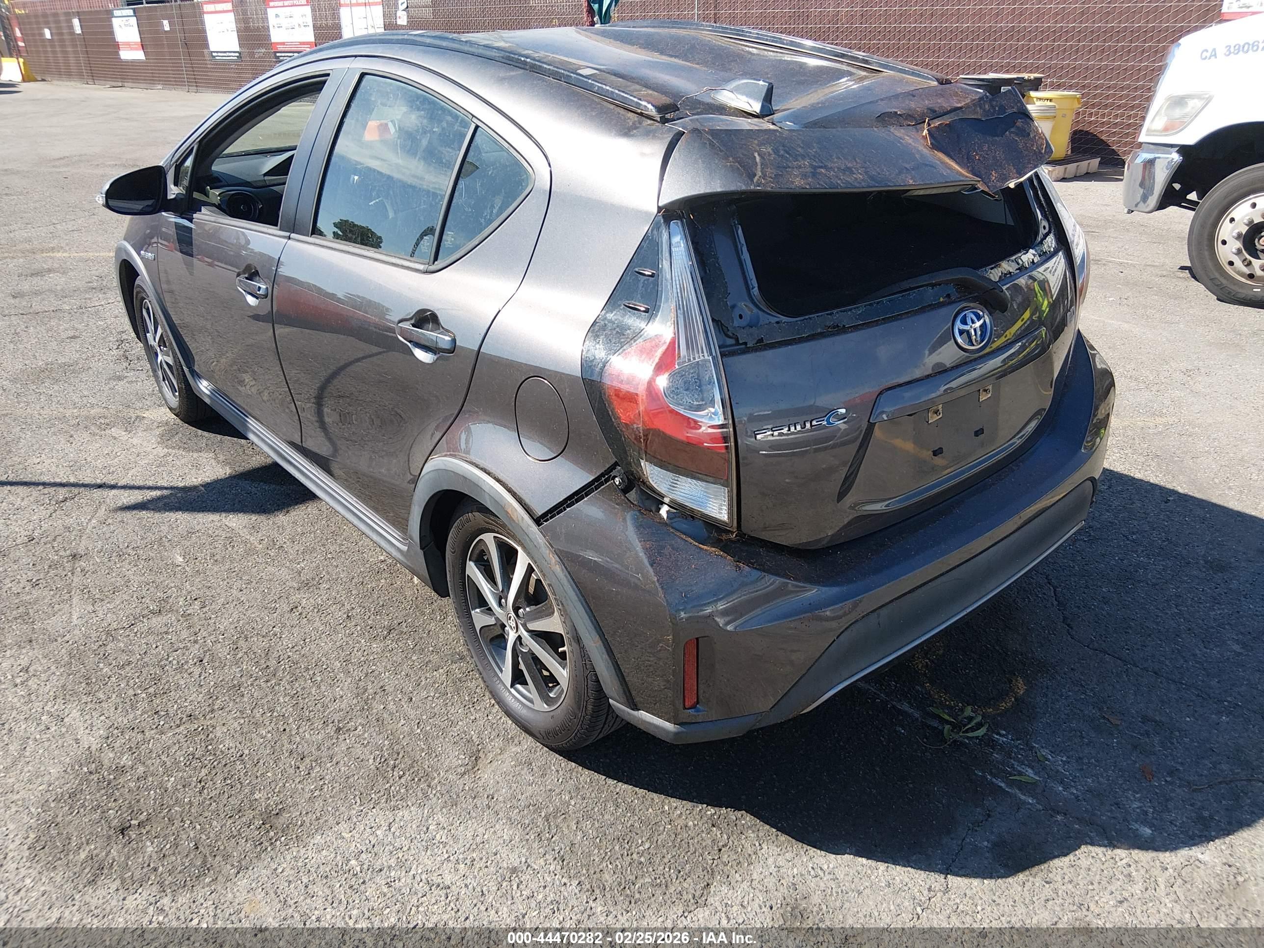 TOYOTA PRIUS image 3