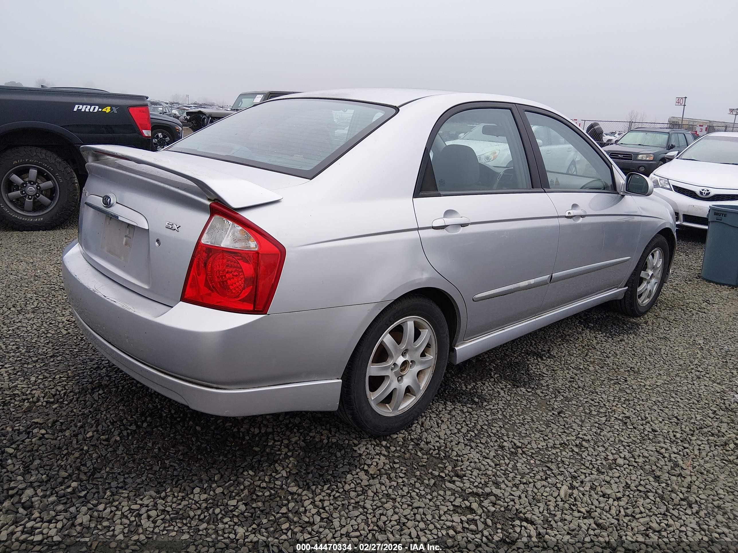 KIA SPECTRA image 4