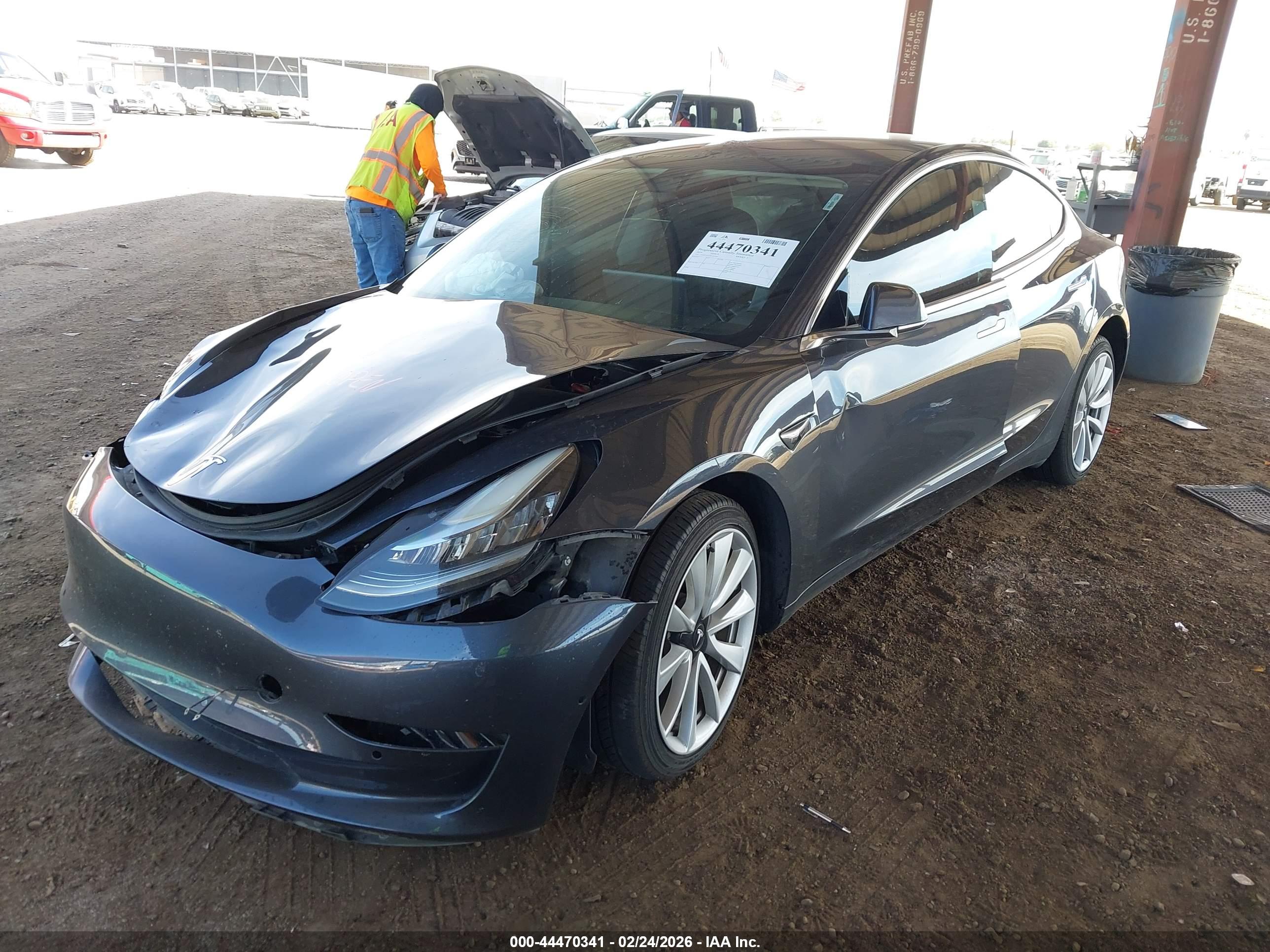 TESLA MODEL image 2