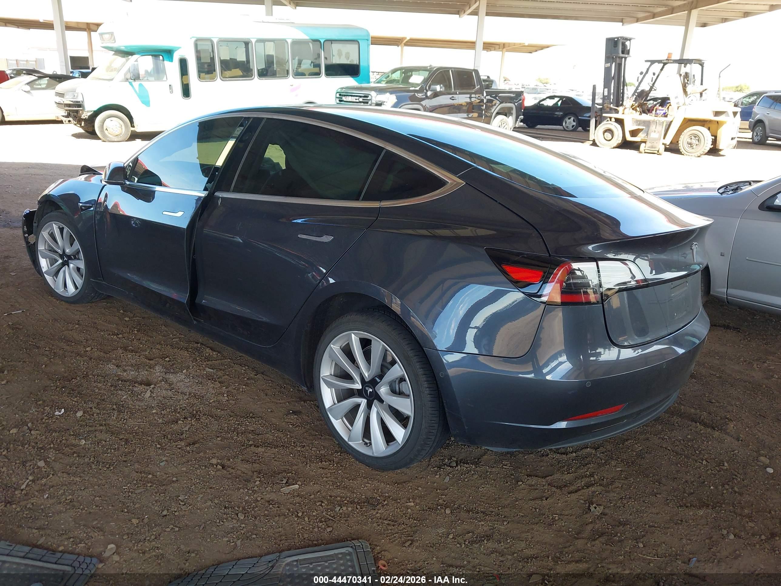 TESLA MODEL image 3
