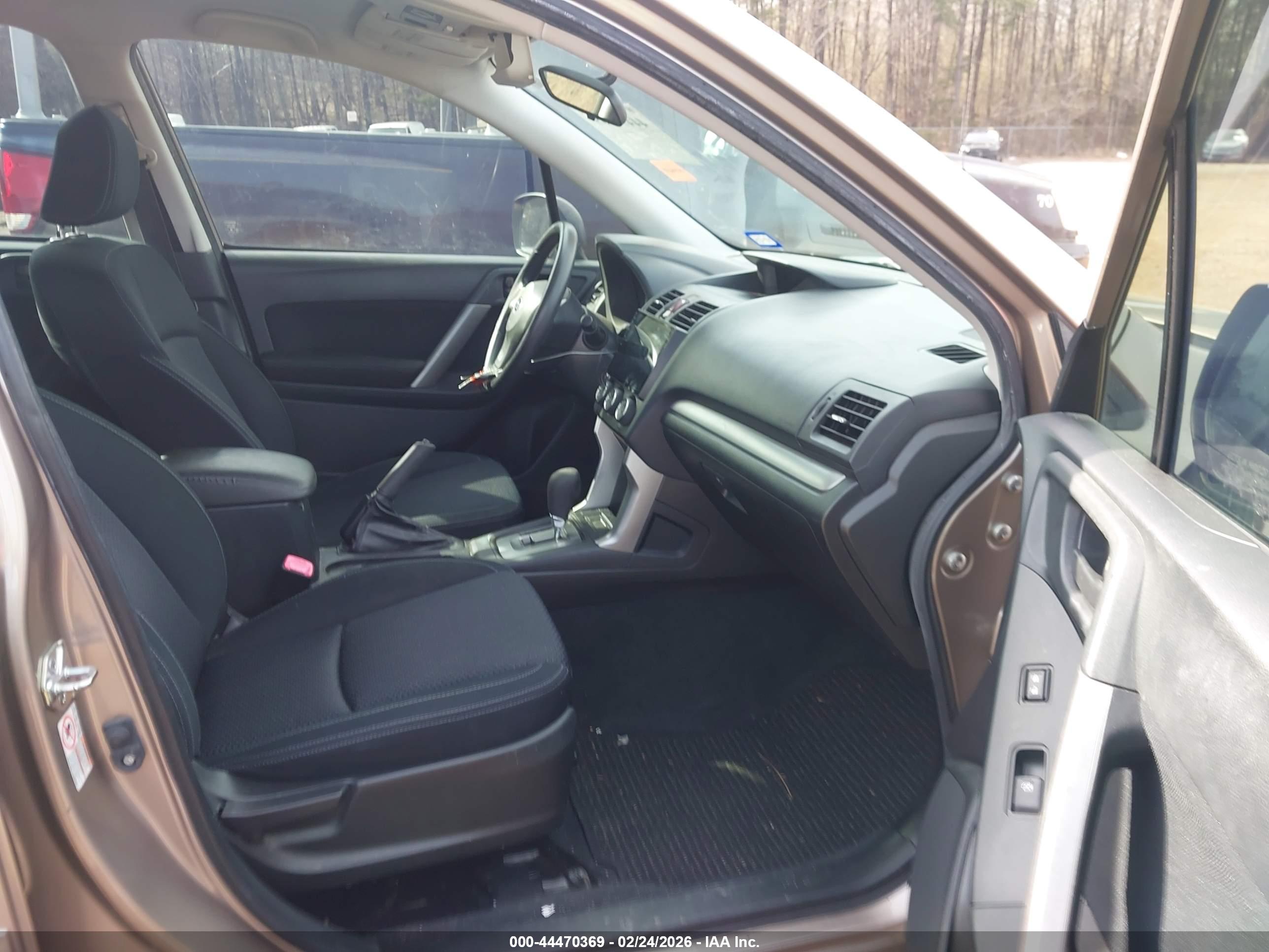SUBARU FORESTER image 5
