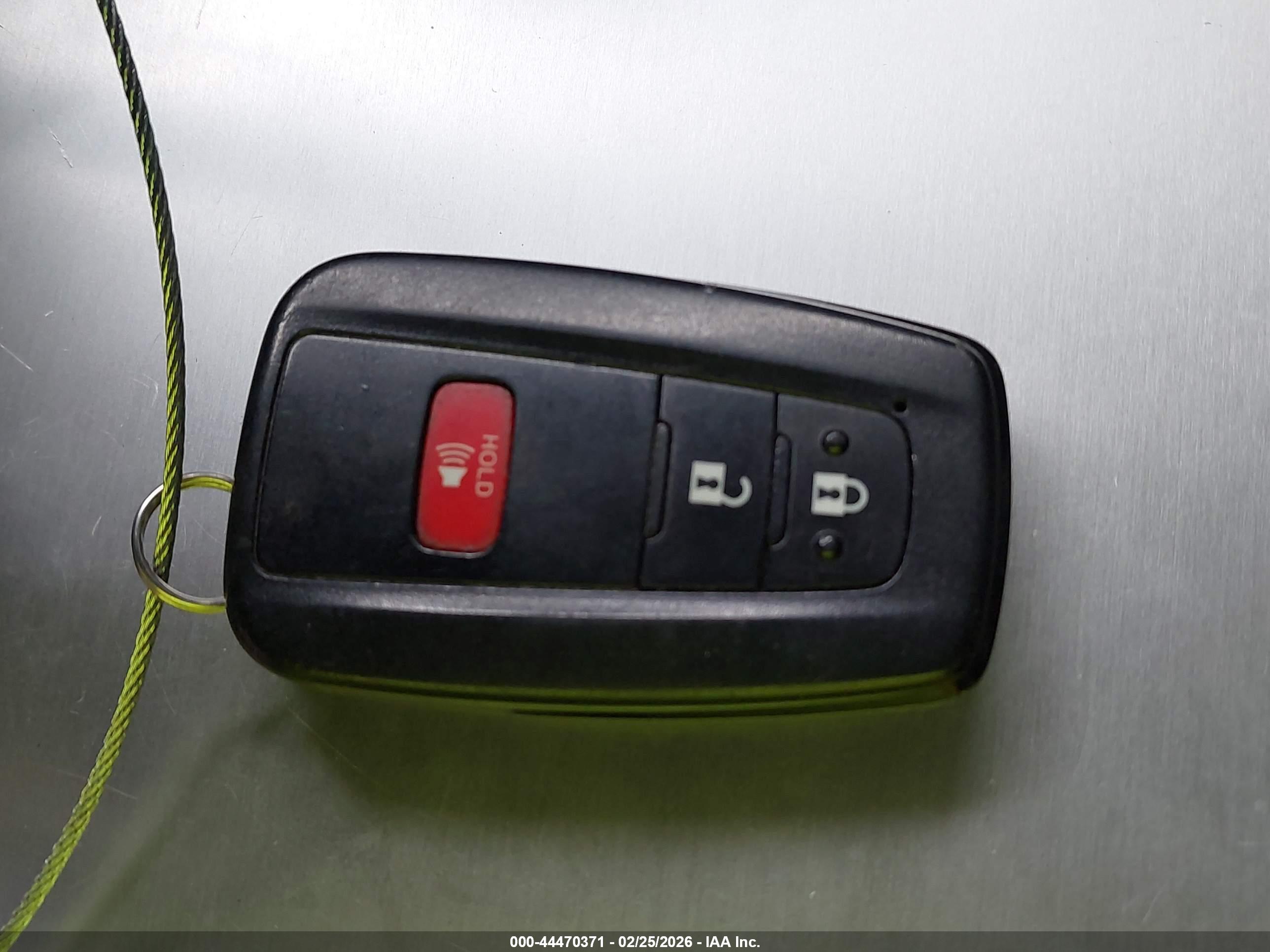 TOYOTA PRIUS image 11