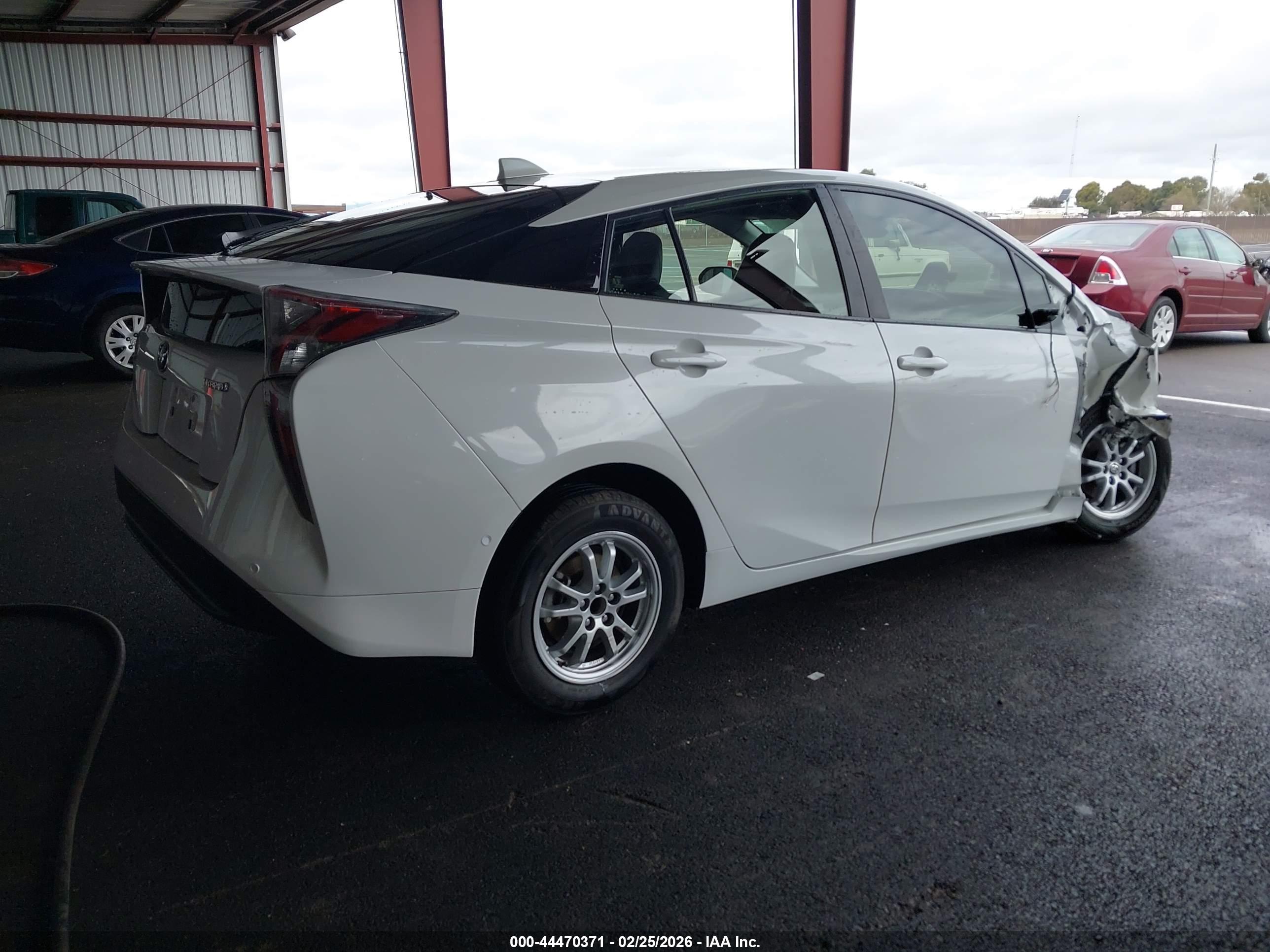 TOYOTA PRIUS image 4