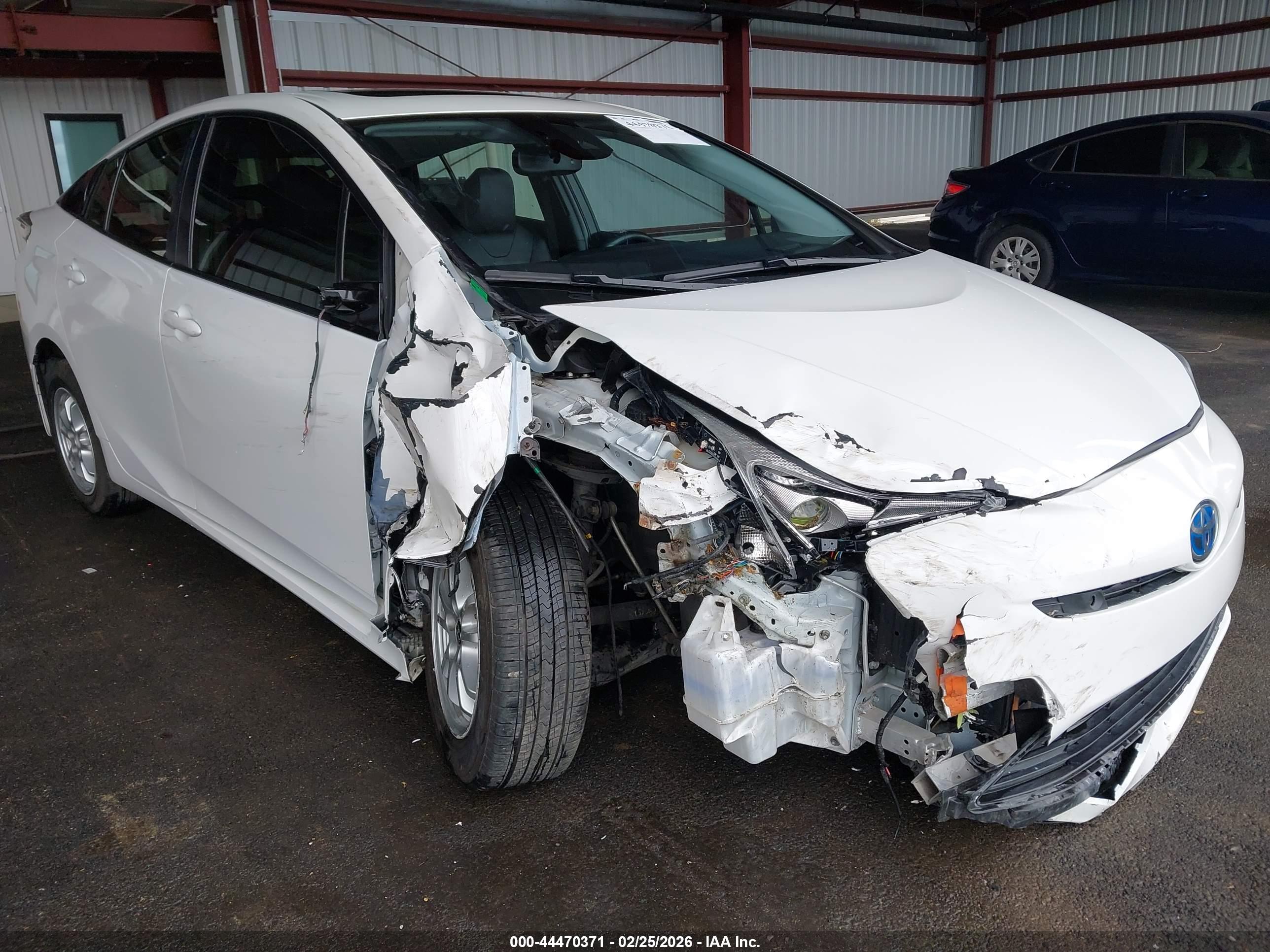 TOYOTA PRIUS image 6