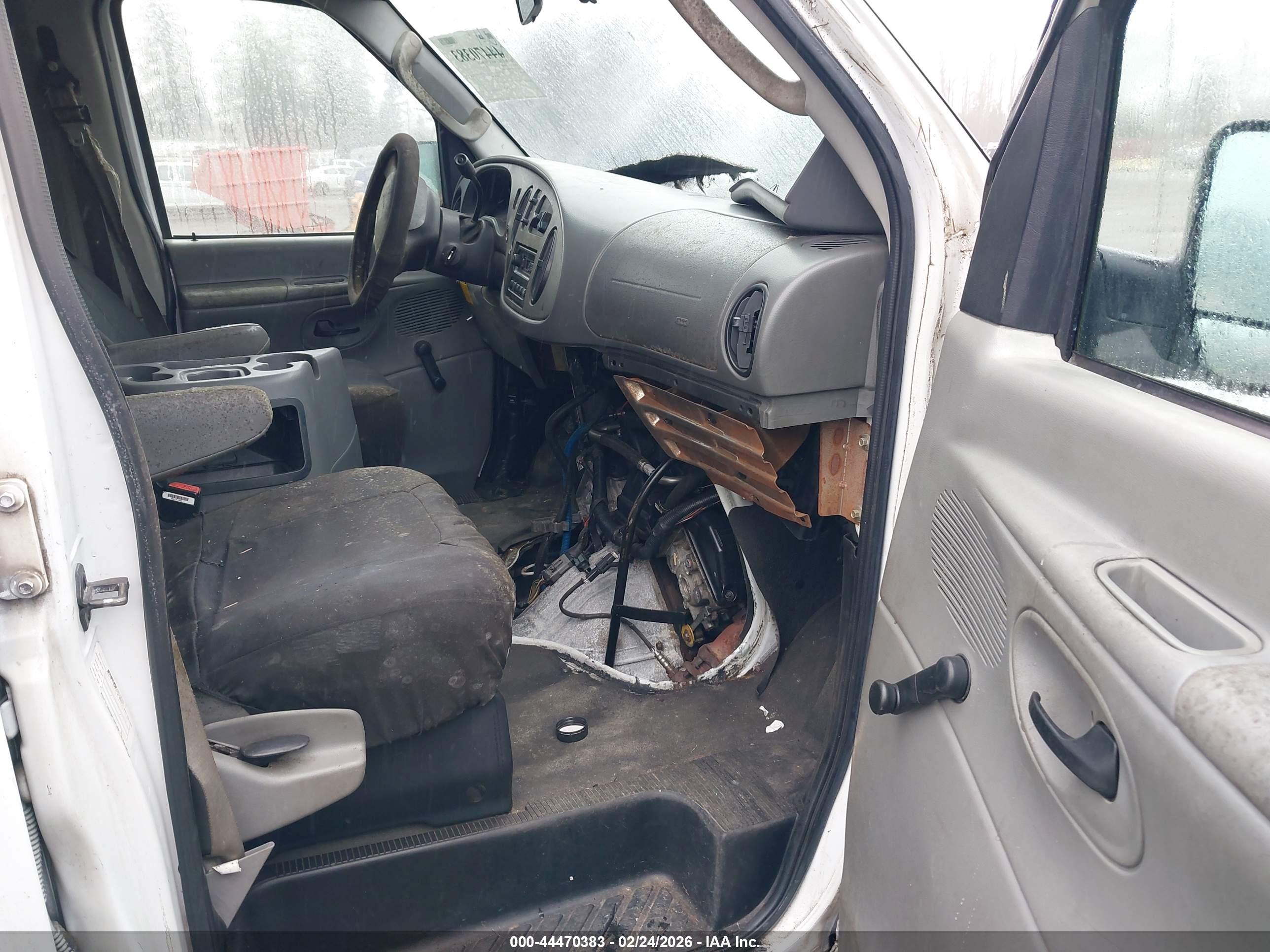 FORD E-250 image 5