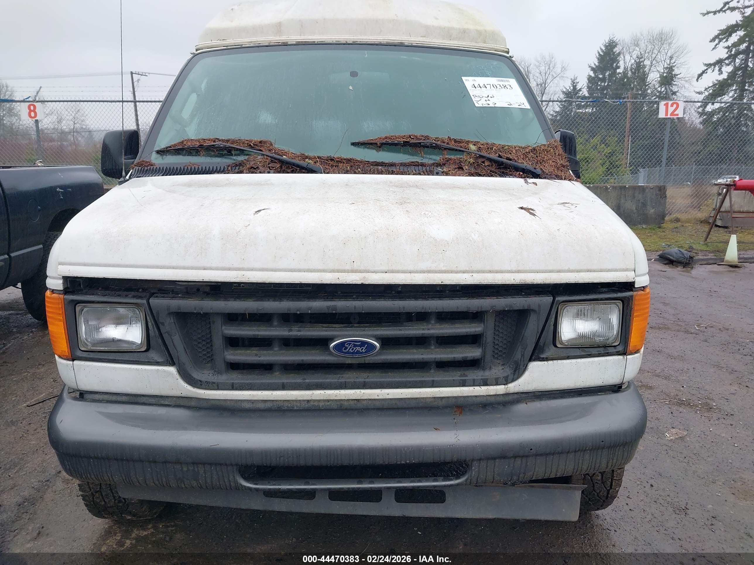 FORD E-250 image 6