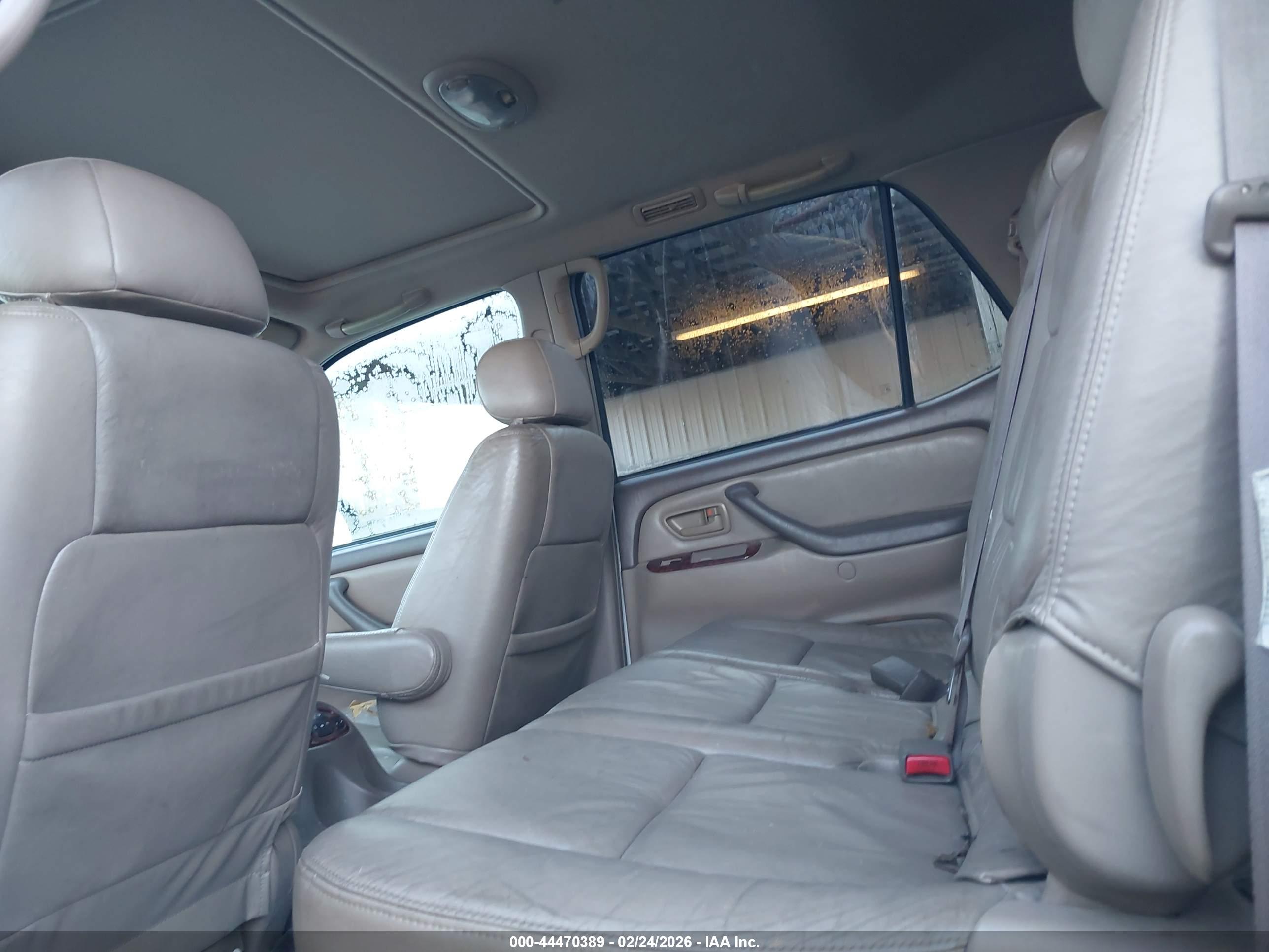 TOYOTA SEQUOIA image 8