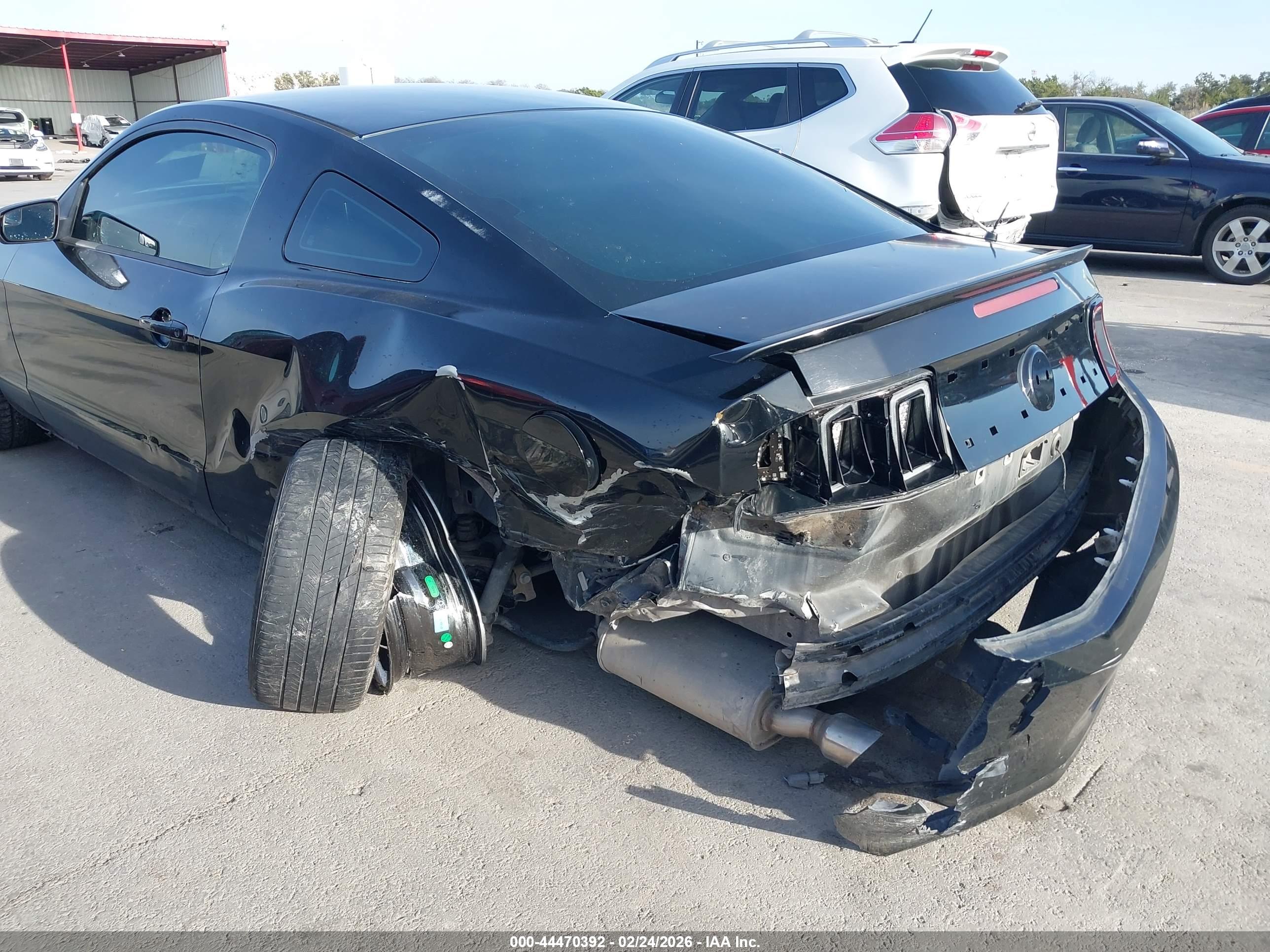 FORD MUSTANG image 6