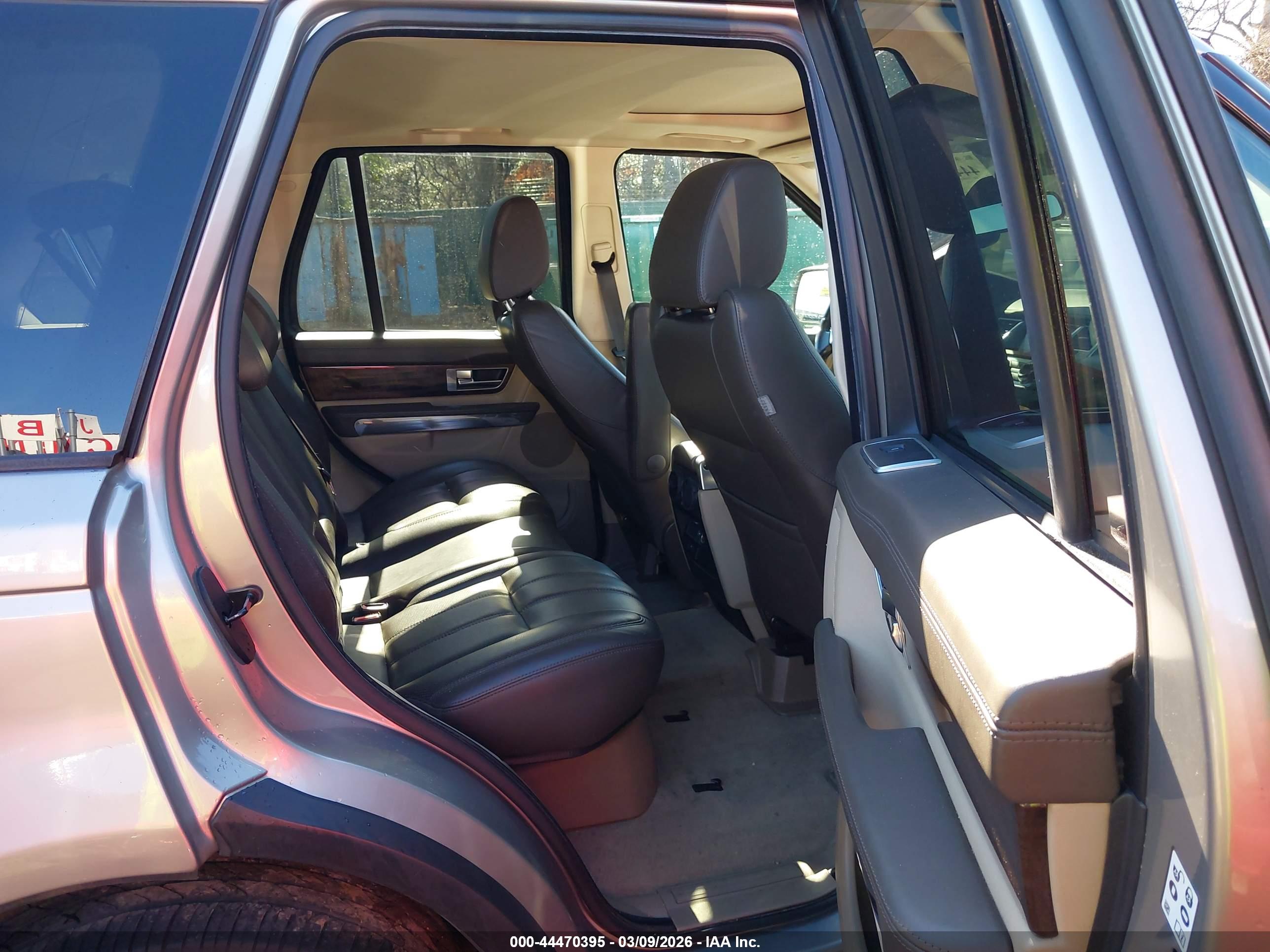 LAND ROVER image 8