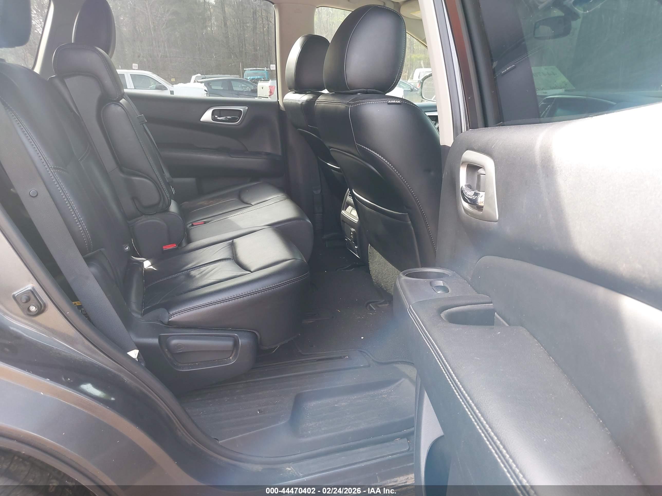 NISSAN PATHFINDER image 8