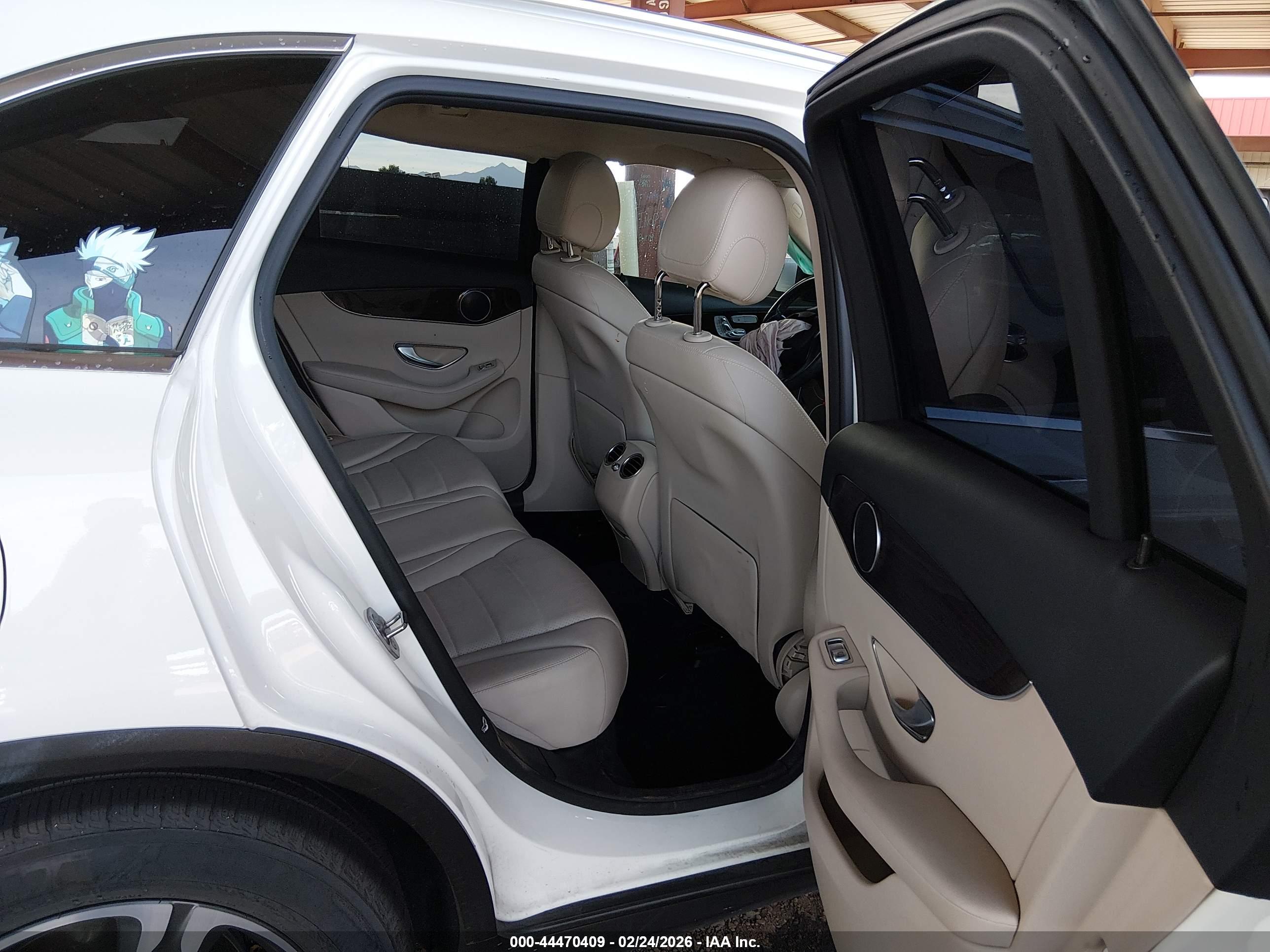 MERCEDES-BENZ GLC image 8