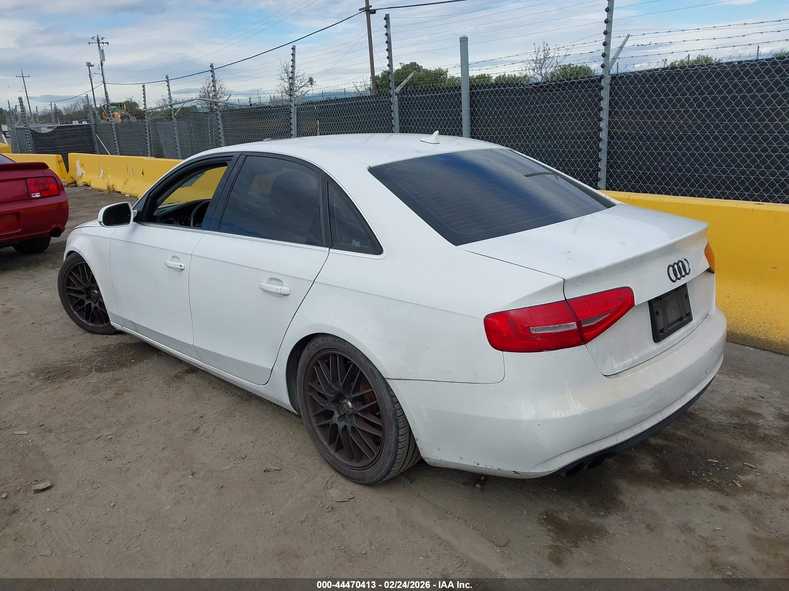 AUDI A4 image 3