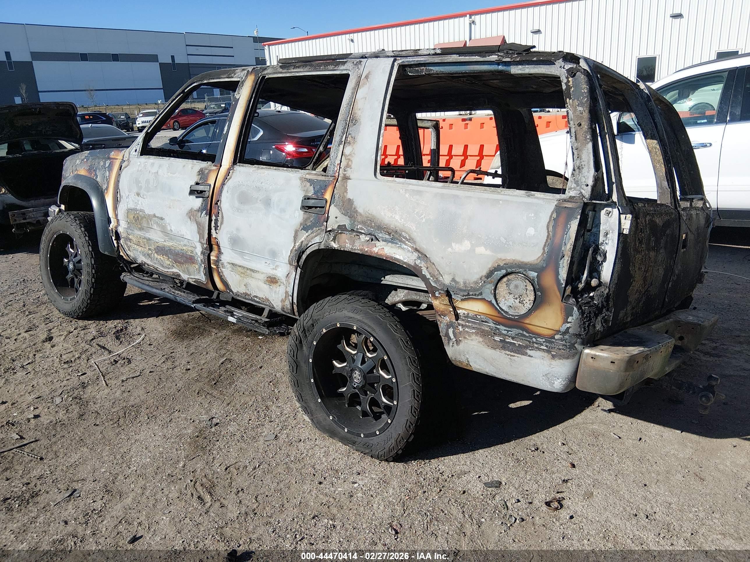 GMC YUKON image 3