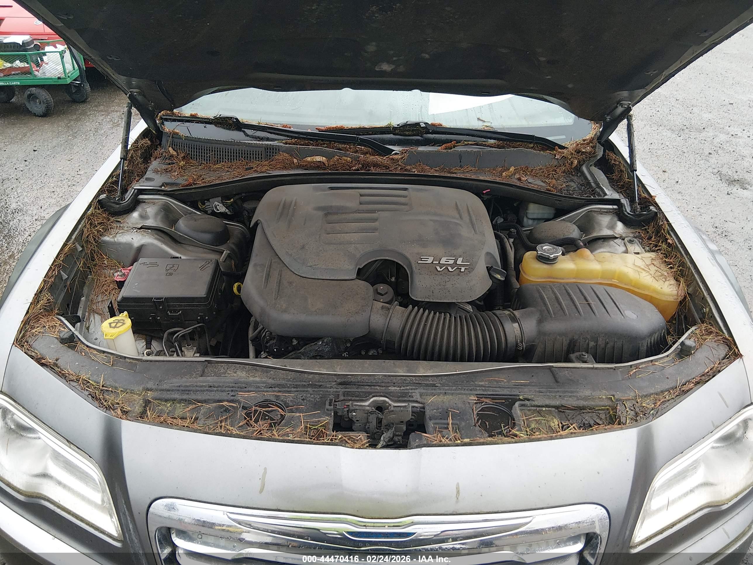 CHRYSLER 300 image 10