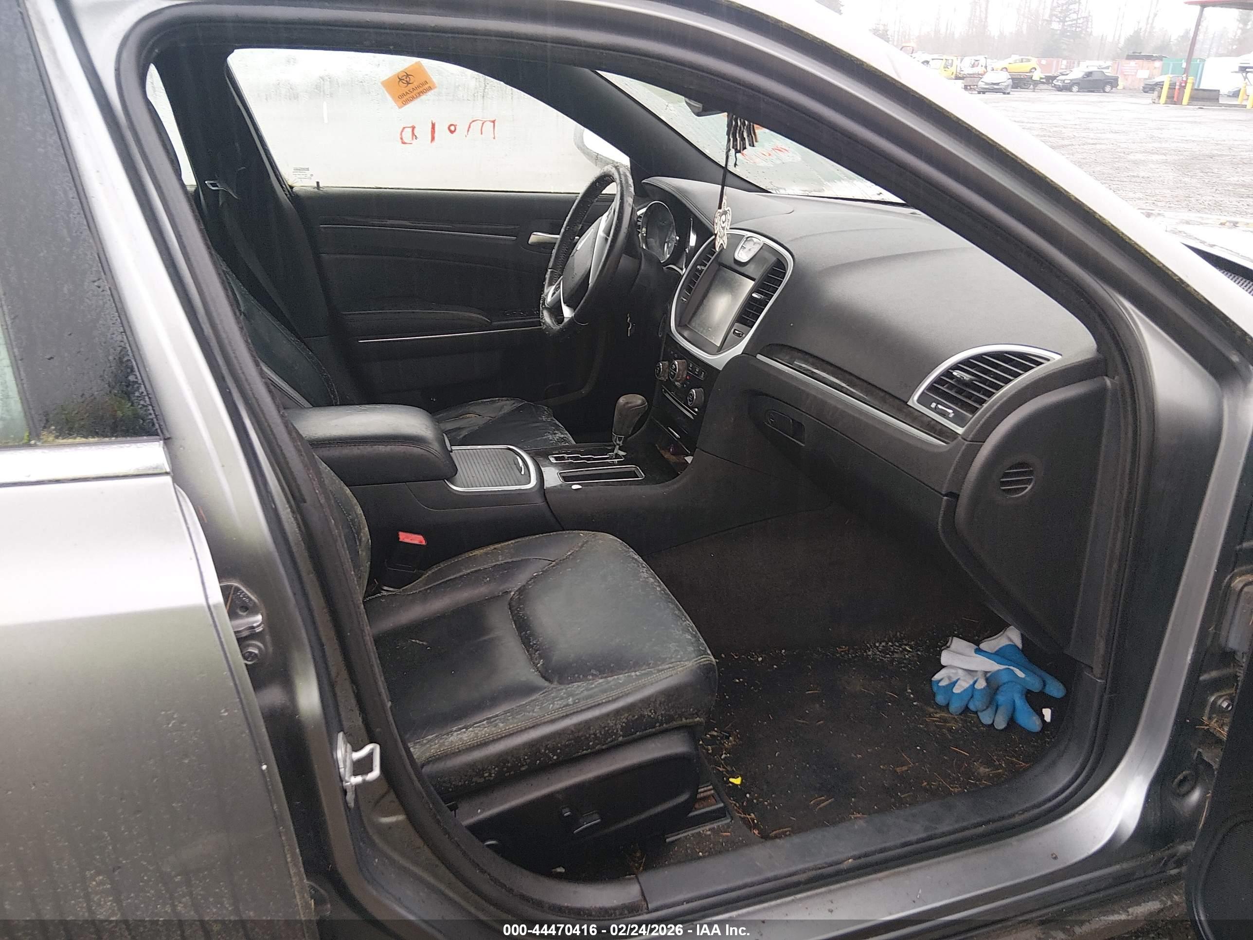 CHRYSLER 300 image 5