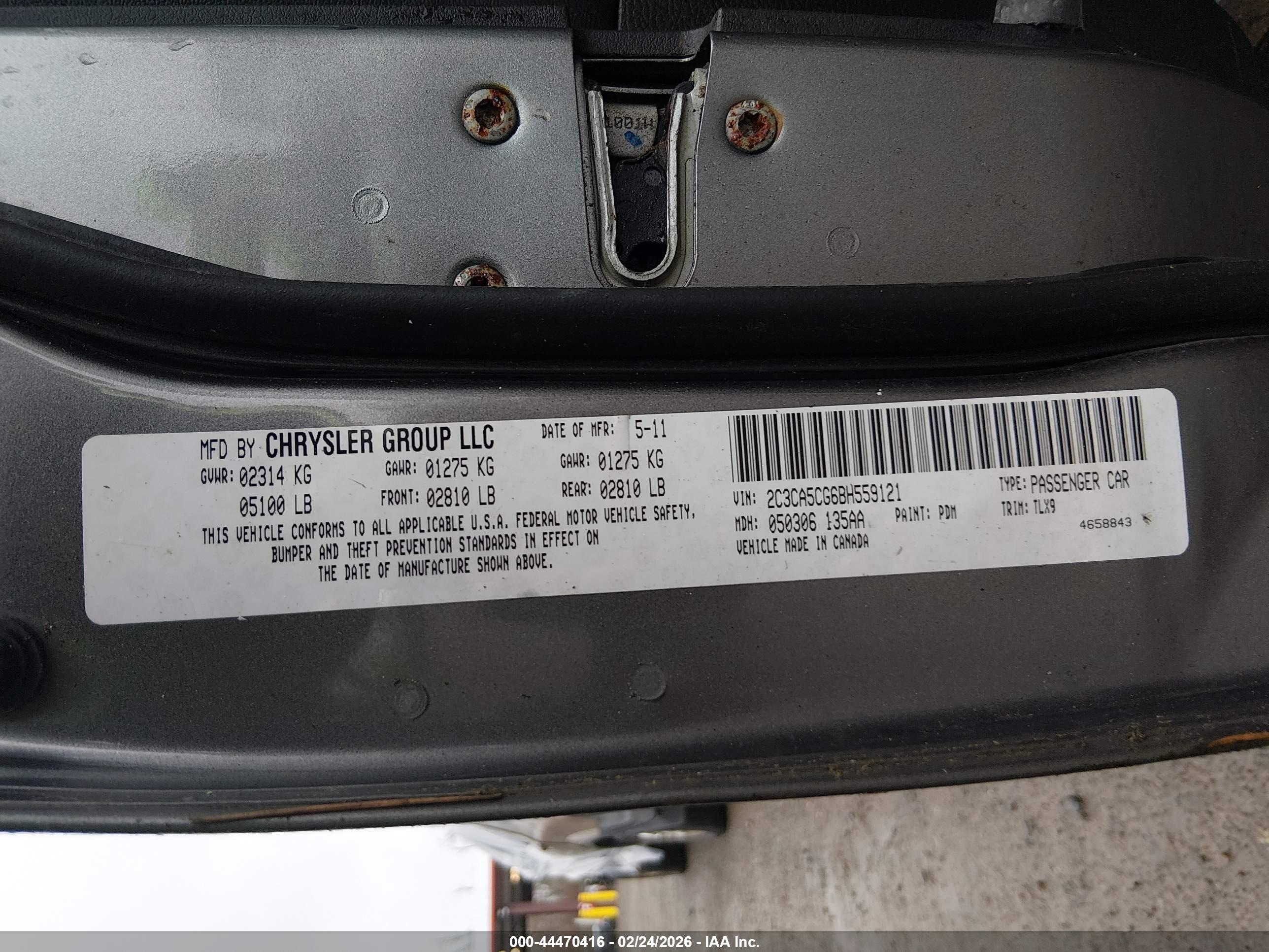 CHRYSLER 300 image 9